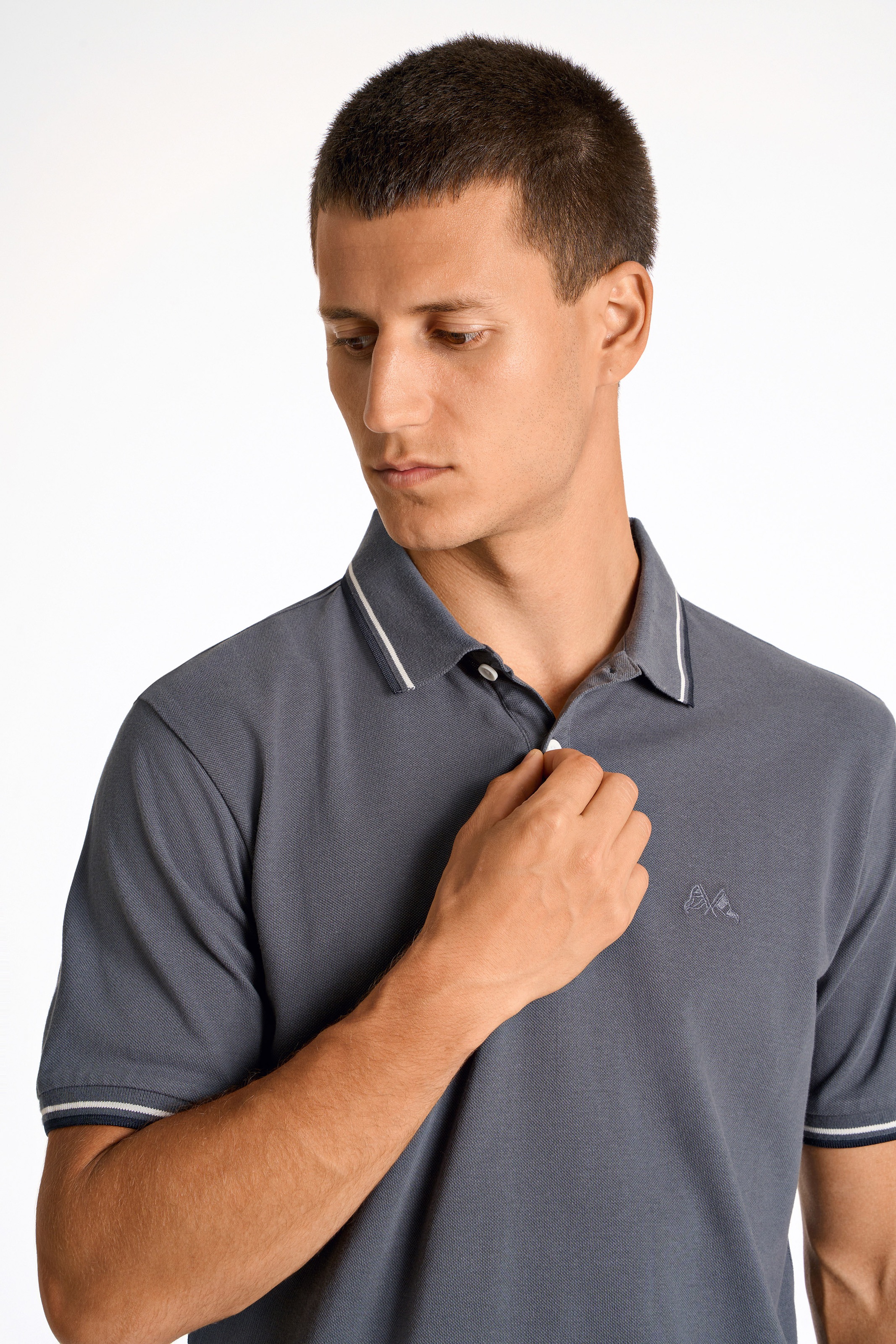 LINDBERGH Poloshirt mit Logo-Stickerei und abgesetzten Bündchen