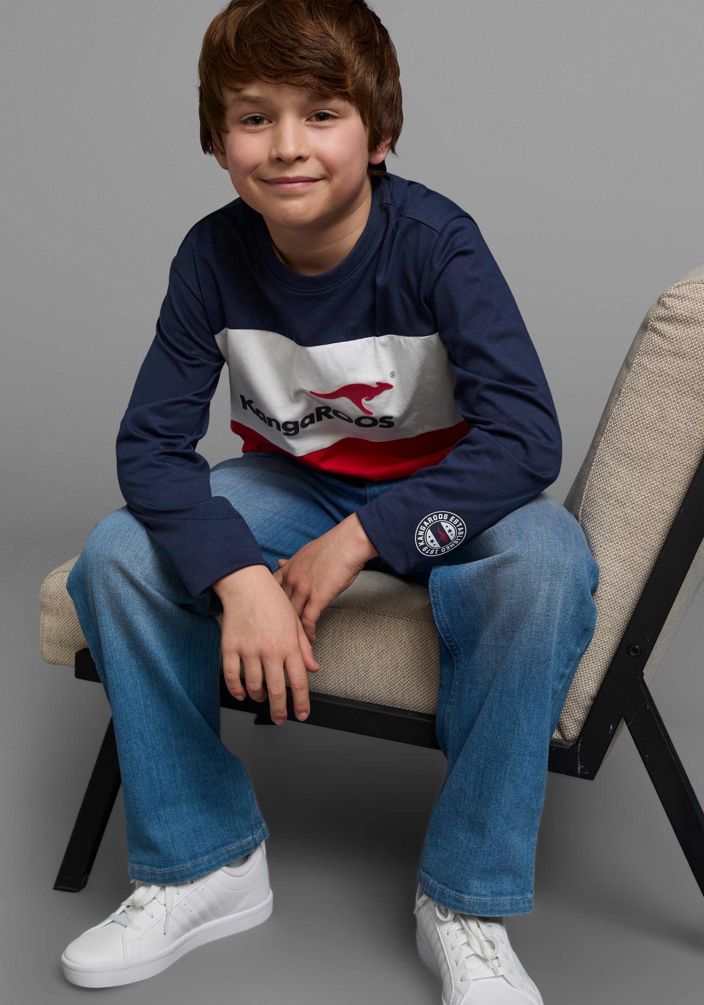 KangaROOS Langarmshirt »Im tollem Colorblocking-Design«, Langarm, Basic-Passform, mit auffälligem Druck
