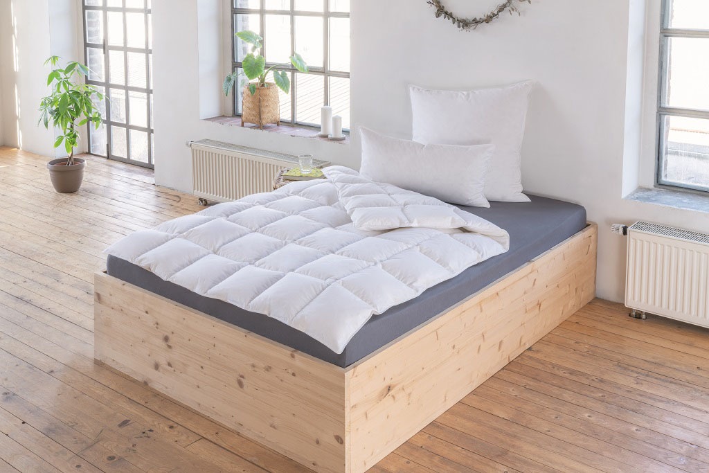 Image of Schiesser Daunenbettdecke »Schiesser Daunen-Ganzjahresdecke«, normal, (1 St.) bei Ackermann Versand Schweiz