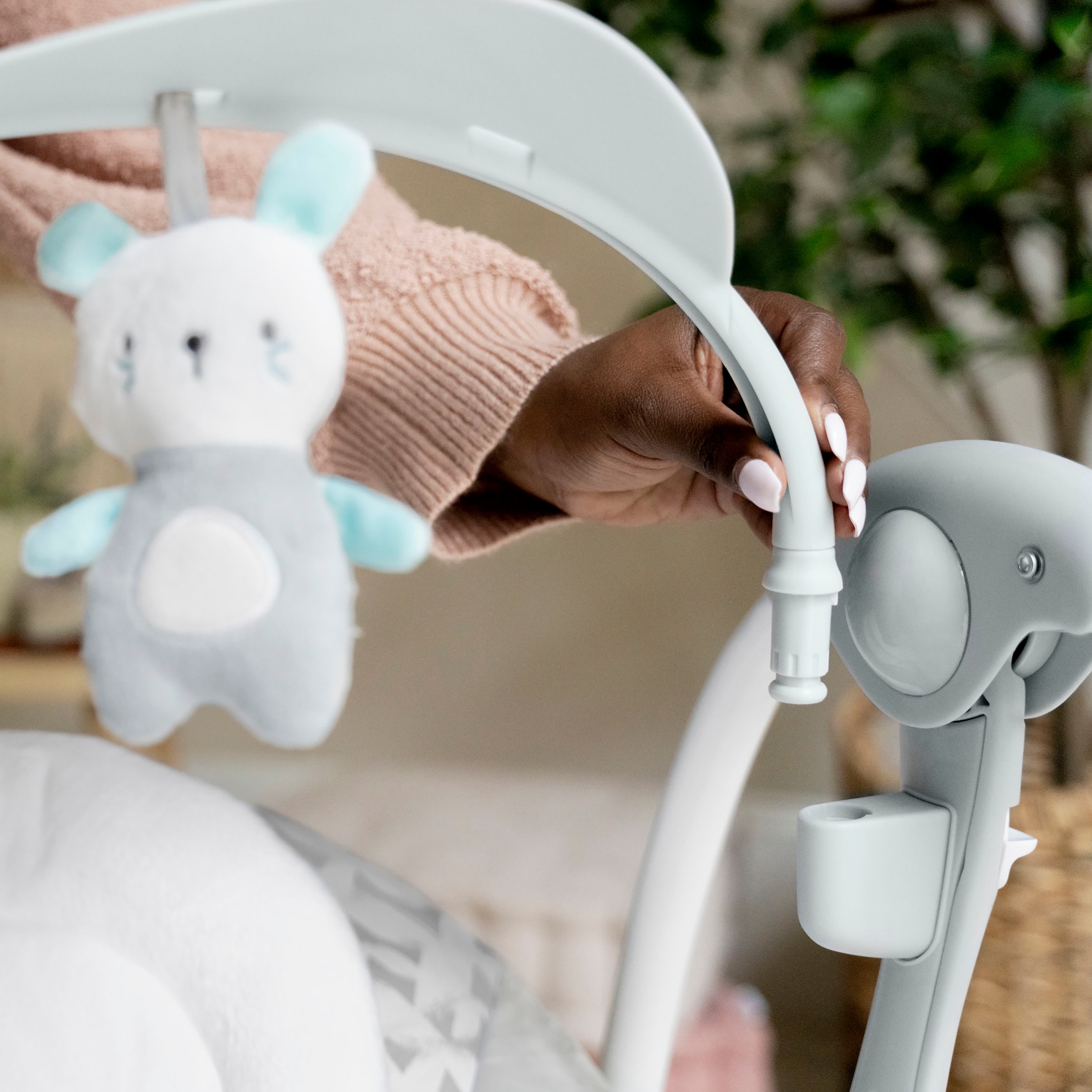 ingenuity Balançoire bébé »ConvertMe Swing-2-Seat Portable Swing - Raylan« mit automatischer Schaukelfunktion und Sound-Effekt
