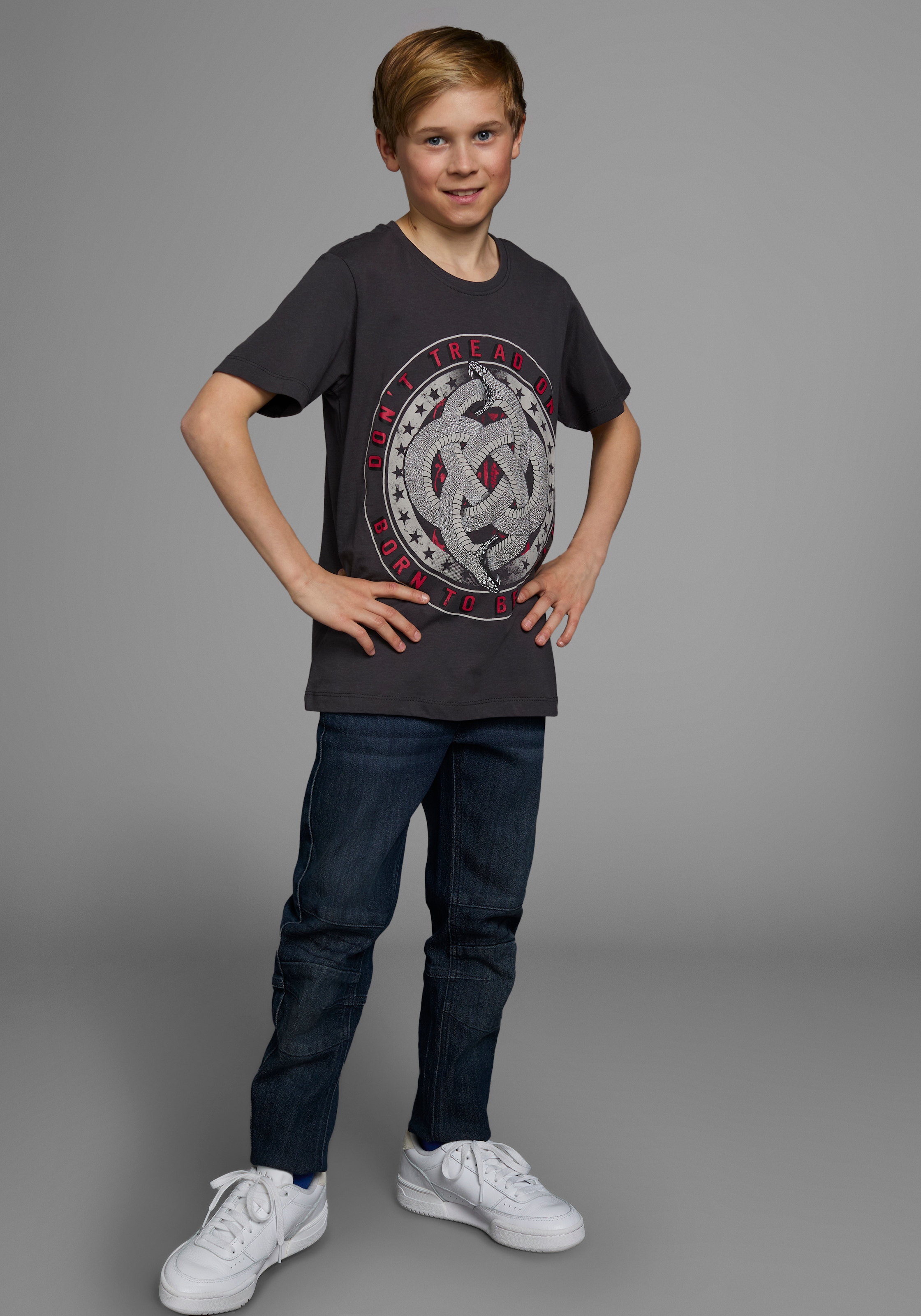 KIDSWORLD T-Shirt, Kurzarm, Basic-Passform, mit modischem Druck, Rundhalsausschnitt