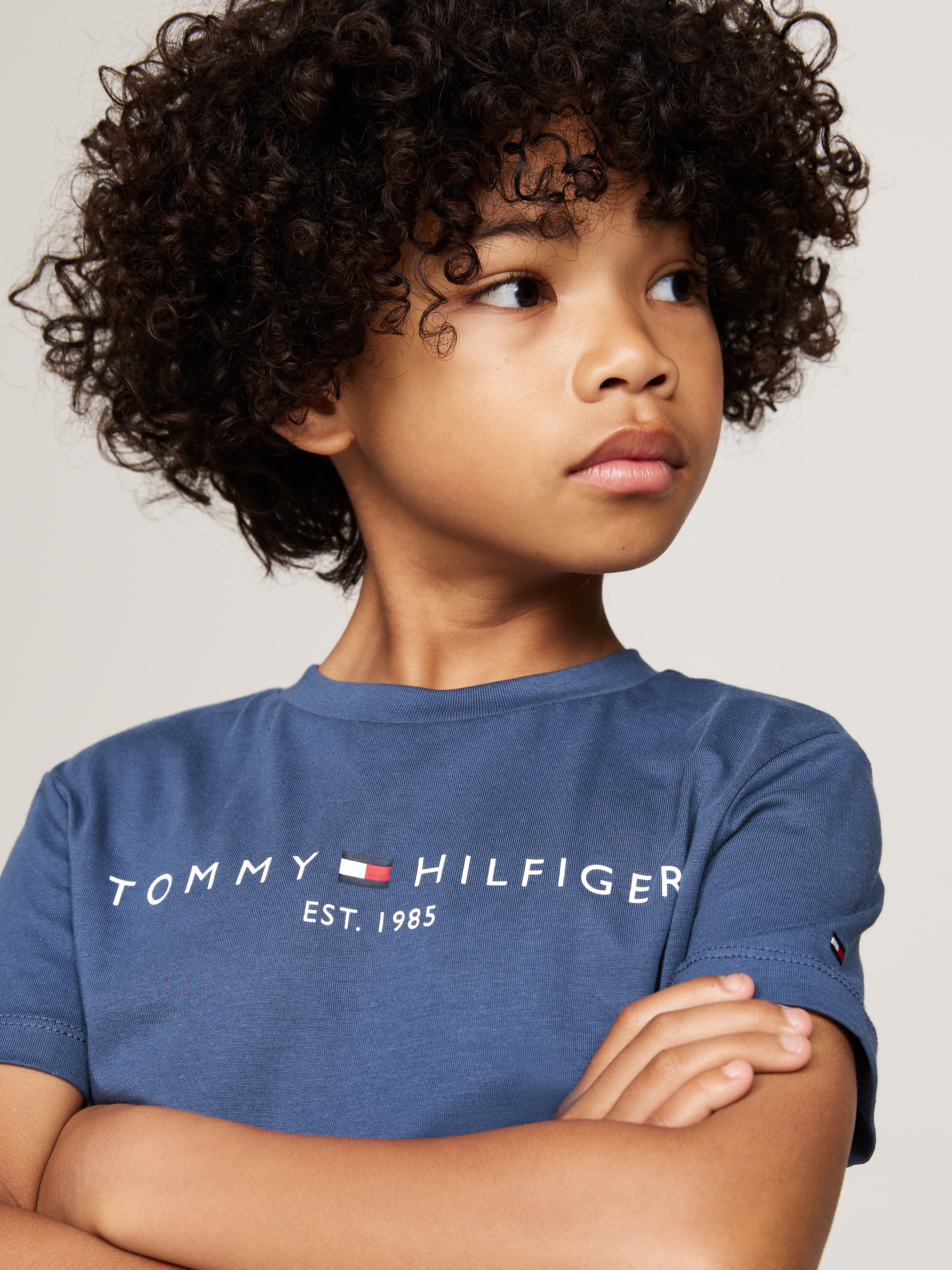 Tommy Hilfiger T-Shirt »U ESSENTIAL TEE S/S«, mit Rundhalsausschnitt