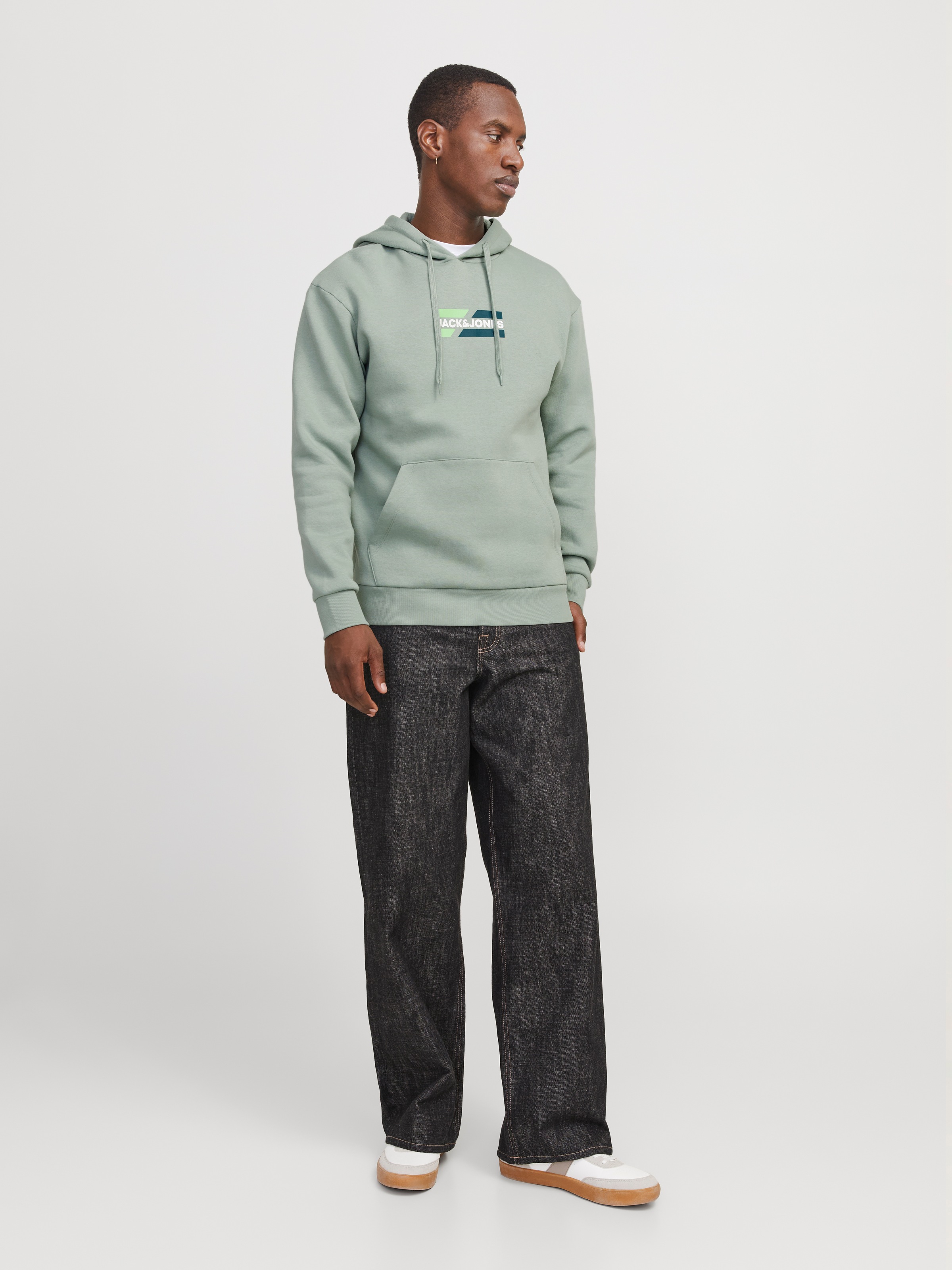 Jack & Jones Kapuzensweatshirt »JJECORP GRAPHIC SWEAT HOOD NOOS«, mit Logo Print