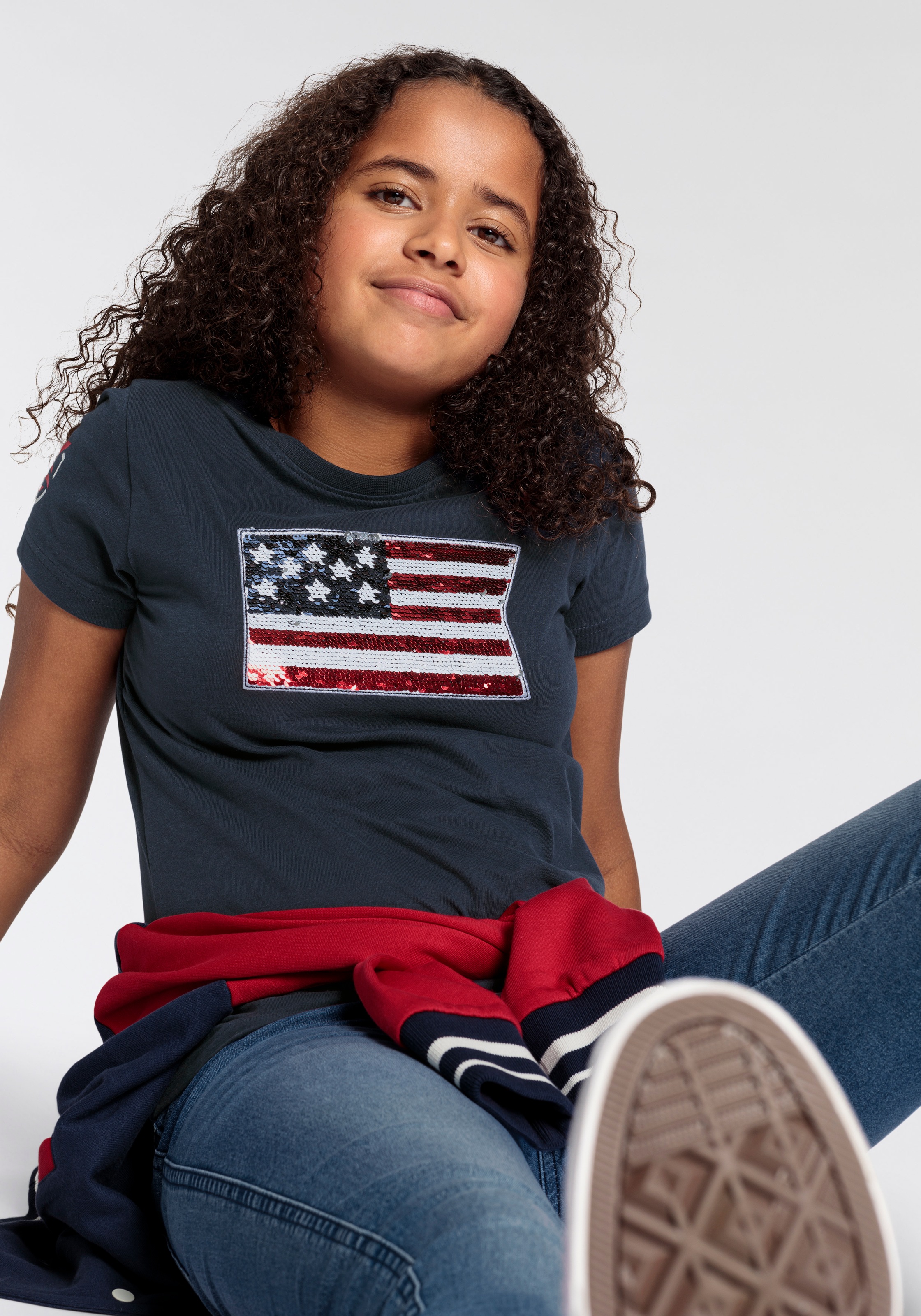 DELMAO T-Shirt »für Mädchen«, Flagge aus Wendepailletten, in 2 Farben zu tragen