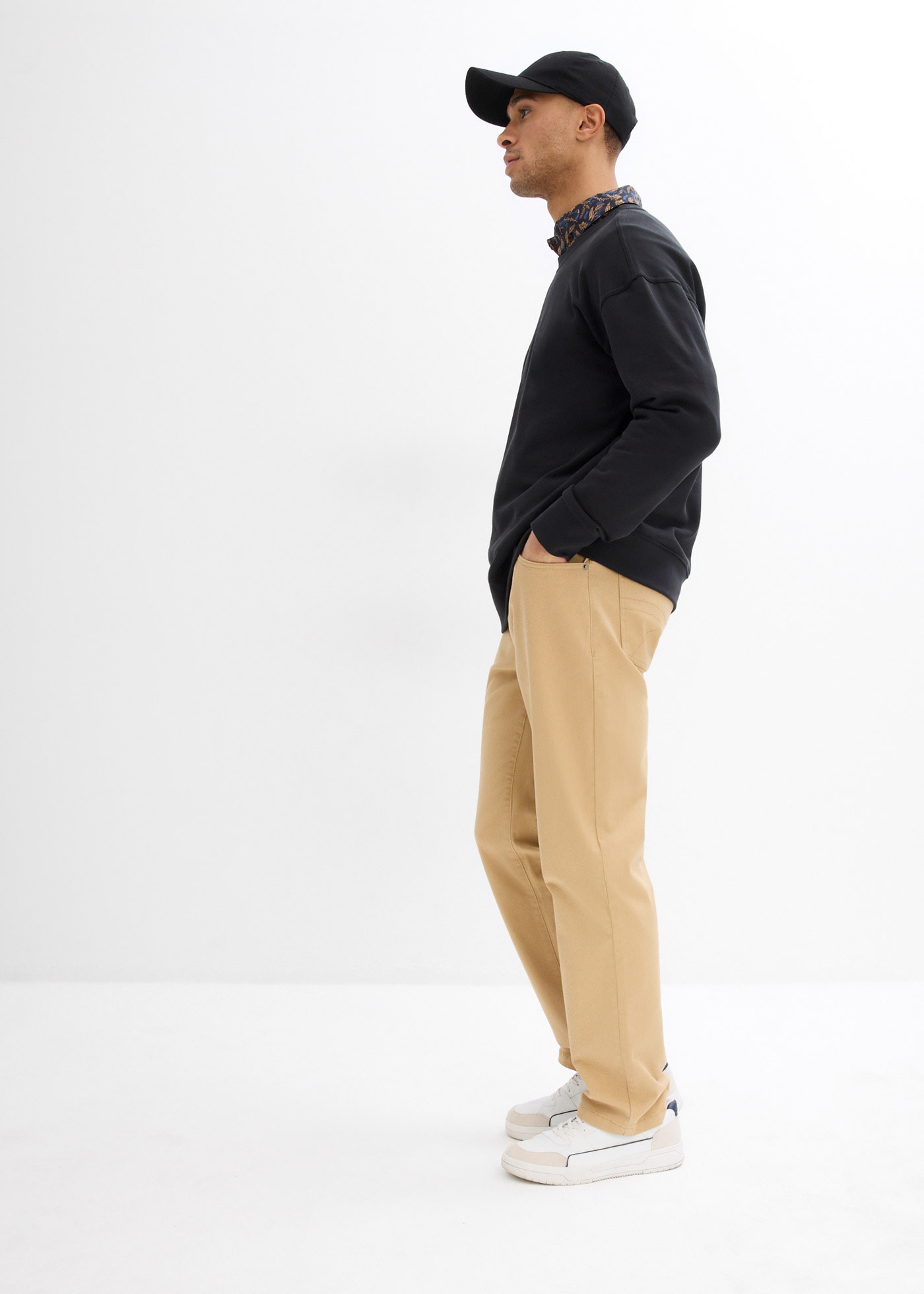 bonprix Stretch-Hose »Classic Fit Stretch-Hose, Straight«  Five-Pocket-Design, mit Eingrifftaschen, Gesässtaschen und Coinpocket