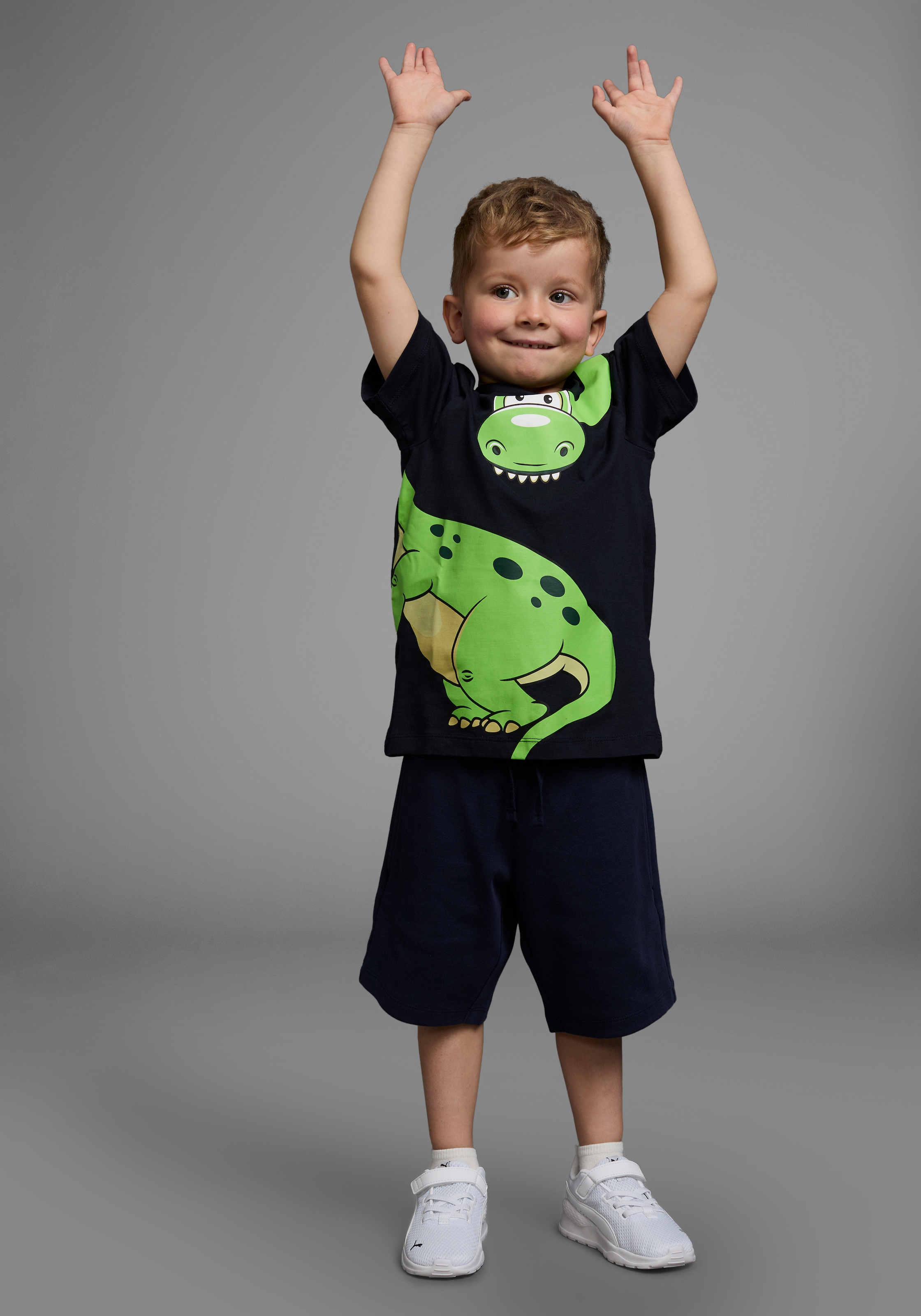 KIDSWORLD T-Shirt »Mit grossem Druck: GREEN DINO«, Kurzarm, Basic-Passform, bedruckt, Rundhalsausschnitt