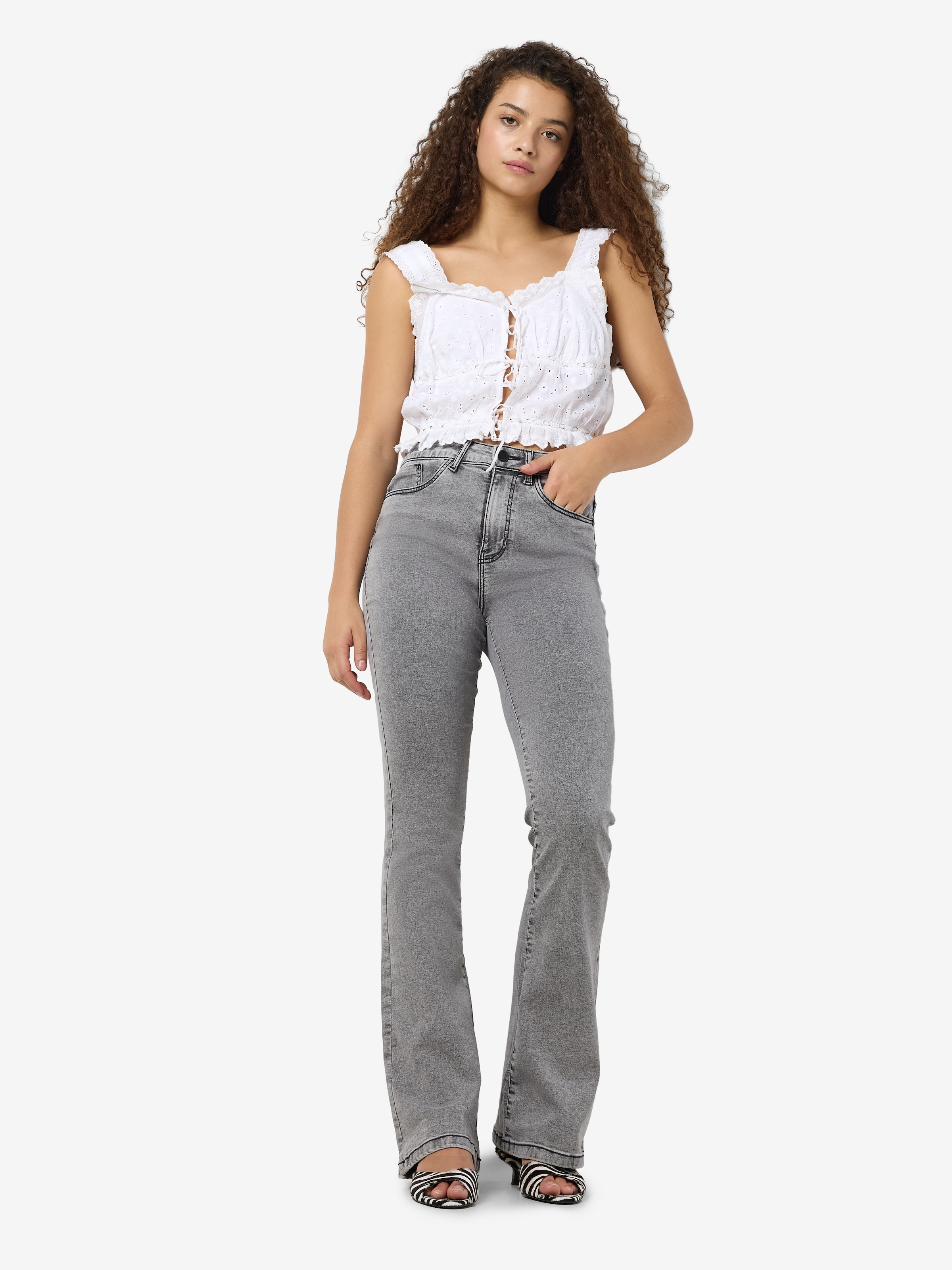 Noisy may Bootcut-Jeans »NMSALLIE HW SKINNY JEAN VI545LG FWD NOOS«