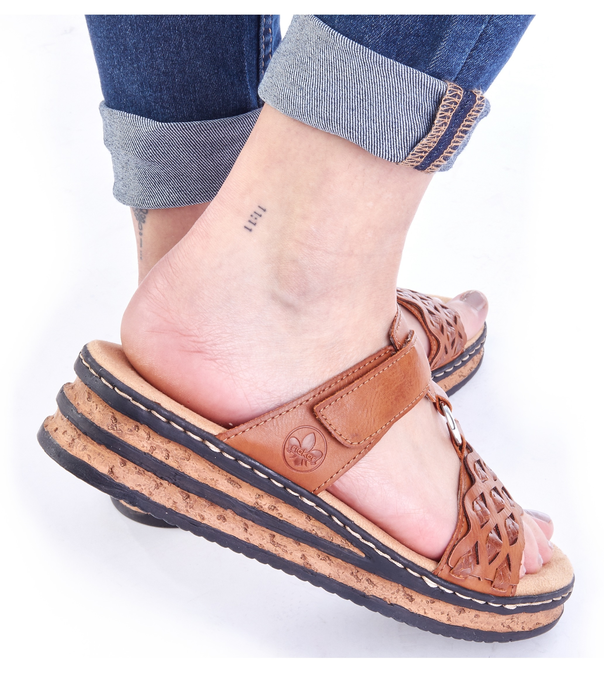Rieker Pantolette  compensé, chaussure d'été, mule avec brides effet tressé