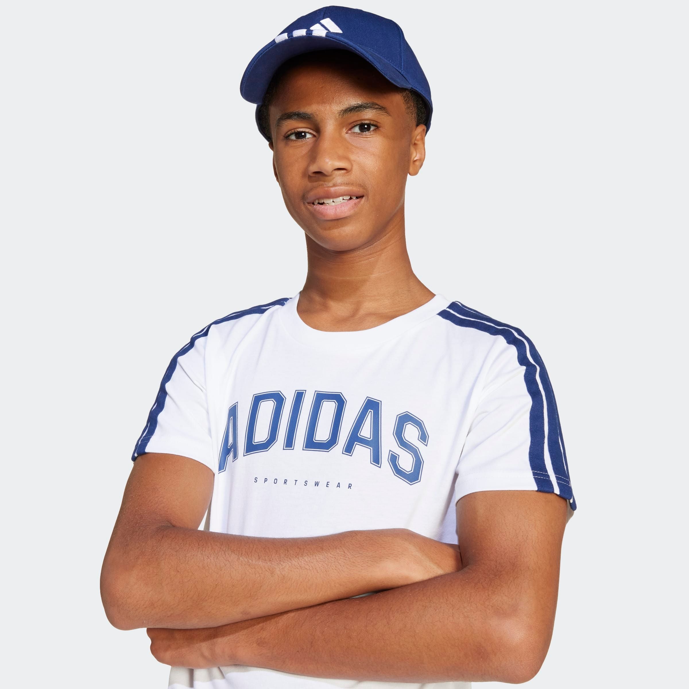 adidas Sportswear T-shirt »CODES COLLEGIATE GRAPHIC KIDS« mit auffälliger Grafik, bequeme Passform, aus Baumwolle