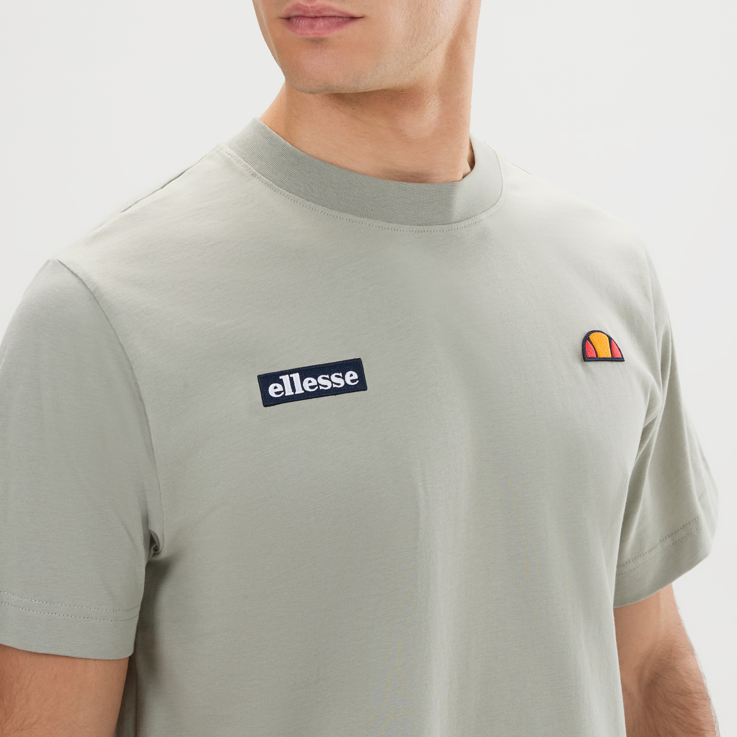 Ellesse T-shirt »FLORAN TEE« avec col rond, design à manches courtes, en coton, longueur normale