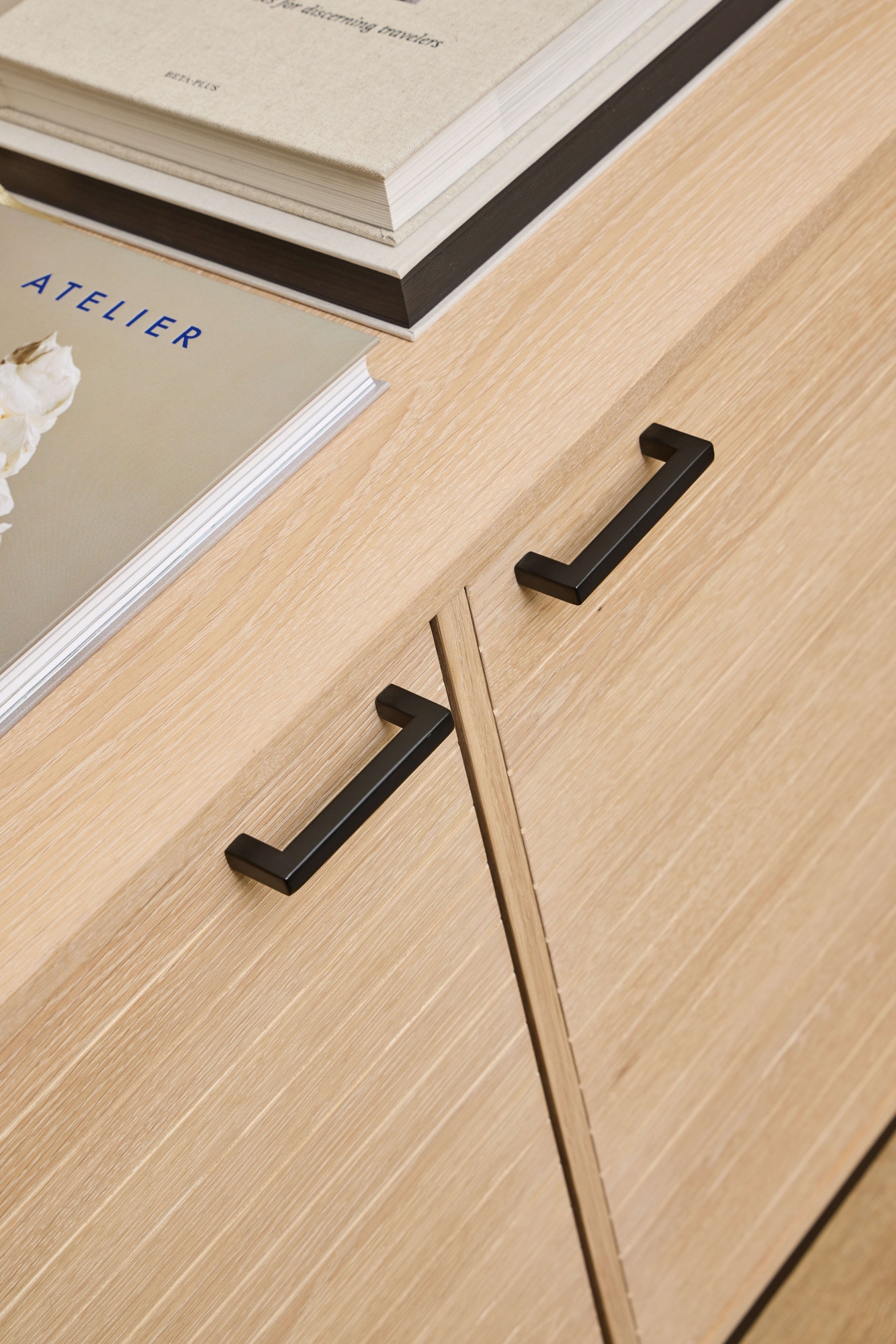 ACTONA GROUP Buffet »Kensington« buffet, 4 portes et 4 étagères chêne pigmenté blanc, 180x40x80 cm