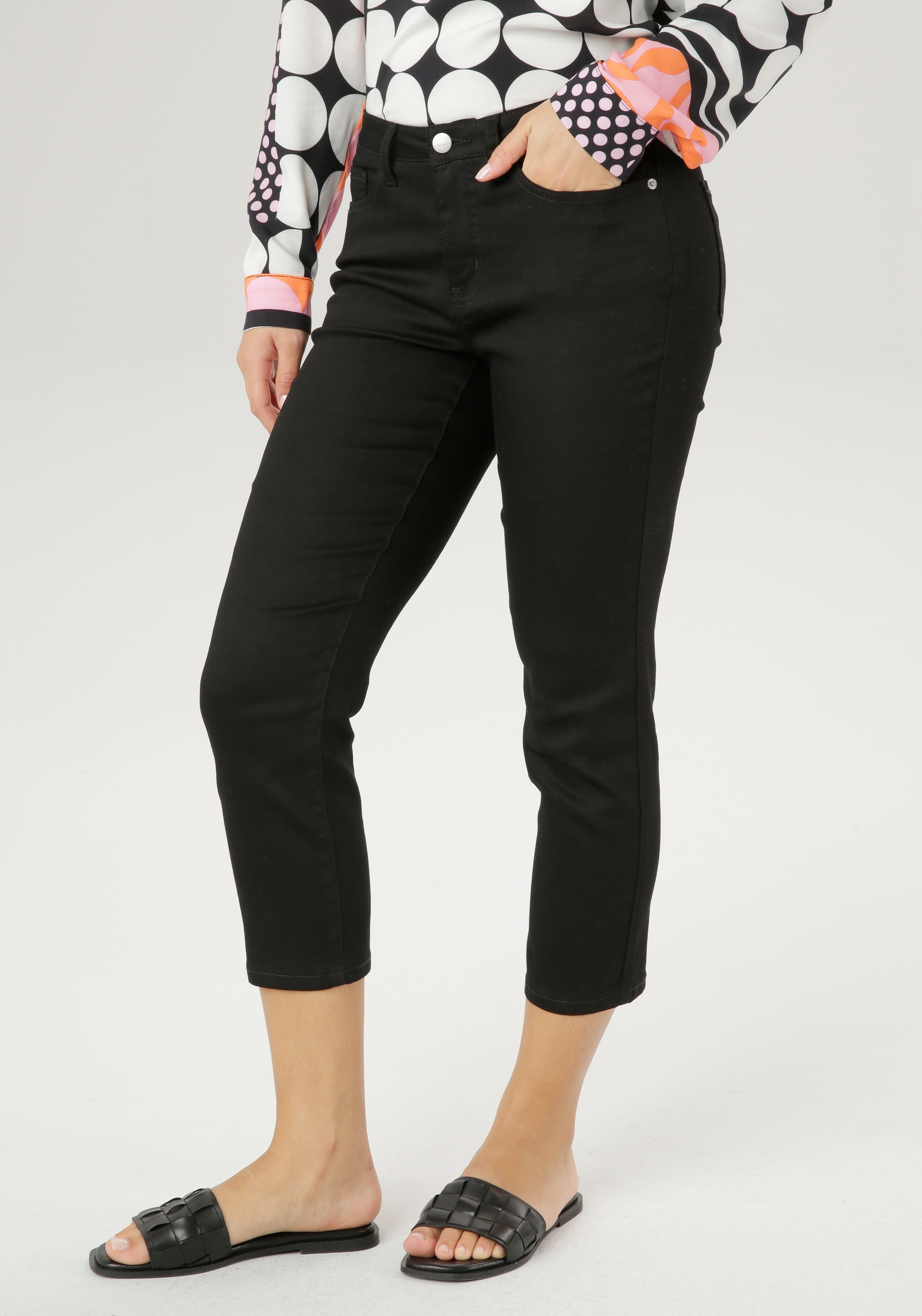 ♕ Aniston SELECTED Straight-Jeans, in Länge verkürzter versandkostenfrei cropped kaufen