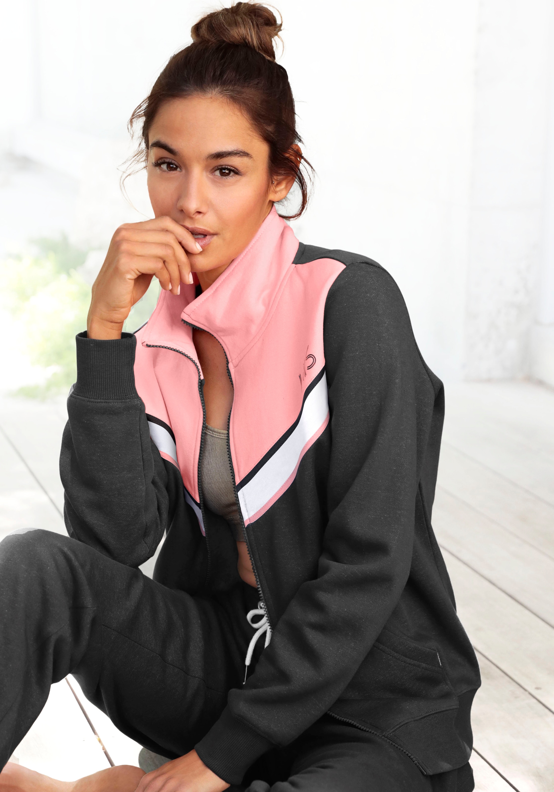 Image of H.I.S Sweatjacke im Colorblock Design mit bedrucktem Logo, Loungewear