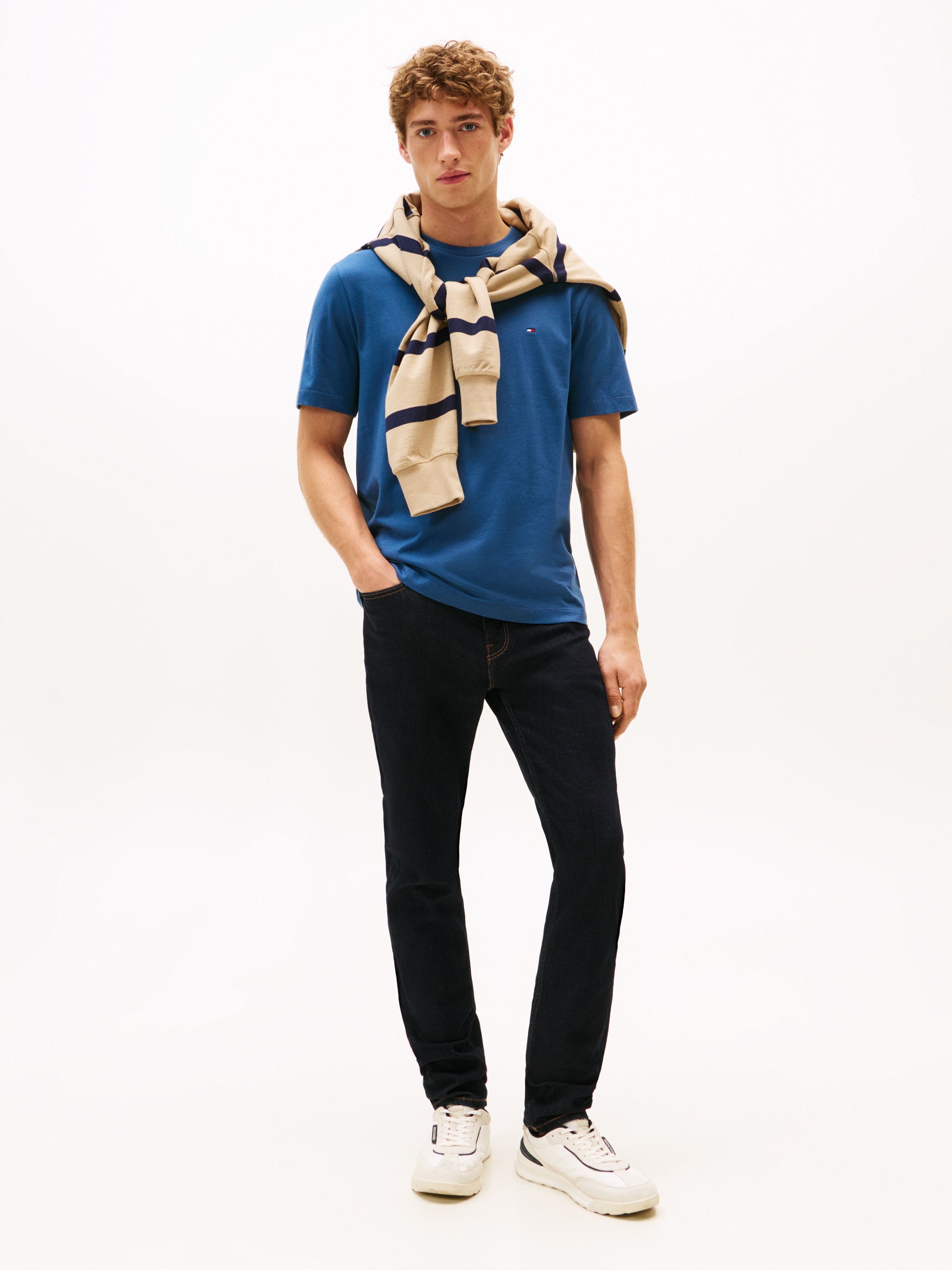 Tommy Hilfiger T-Shirt »ESSENTIAL REG FIT SOLID TEE«, mit Rundhalsausschnitt