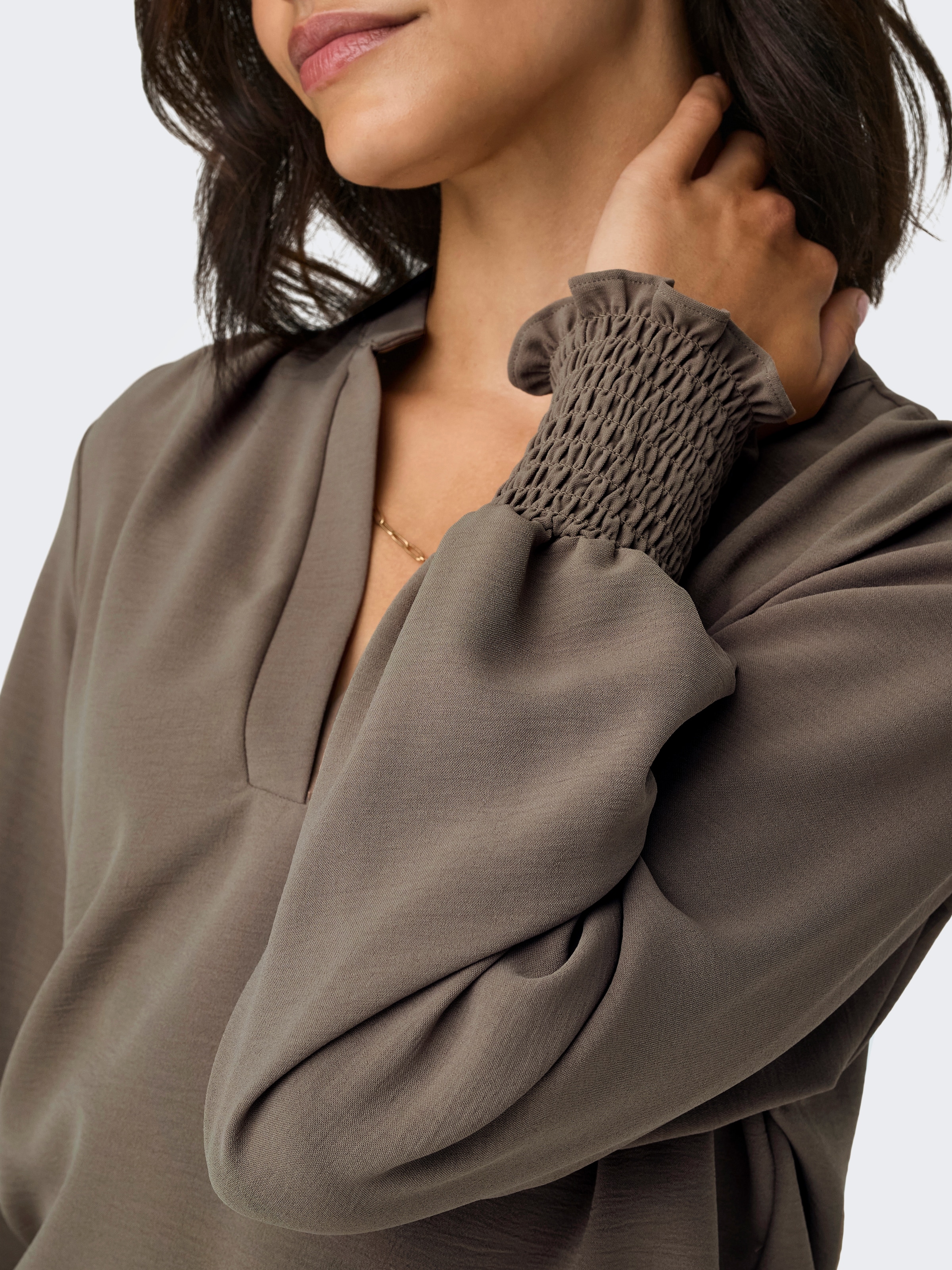 ONLY Blusenshirt »ONLMETTE V-NECK LS SMOCK TOP NOOS WVN«