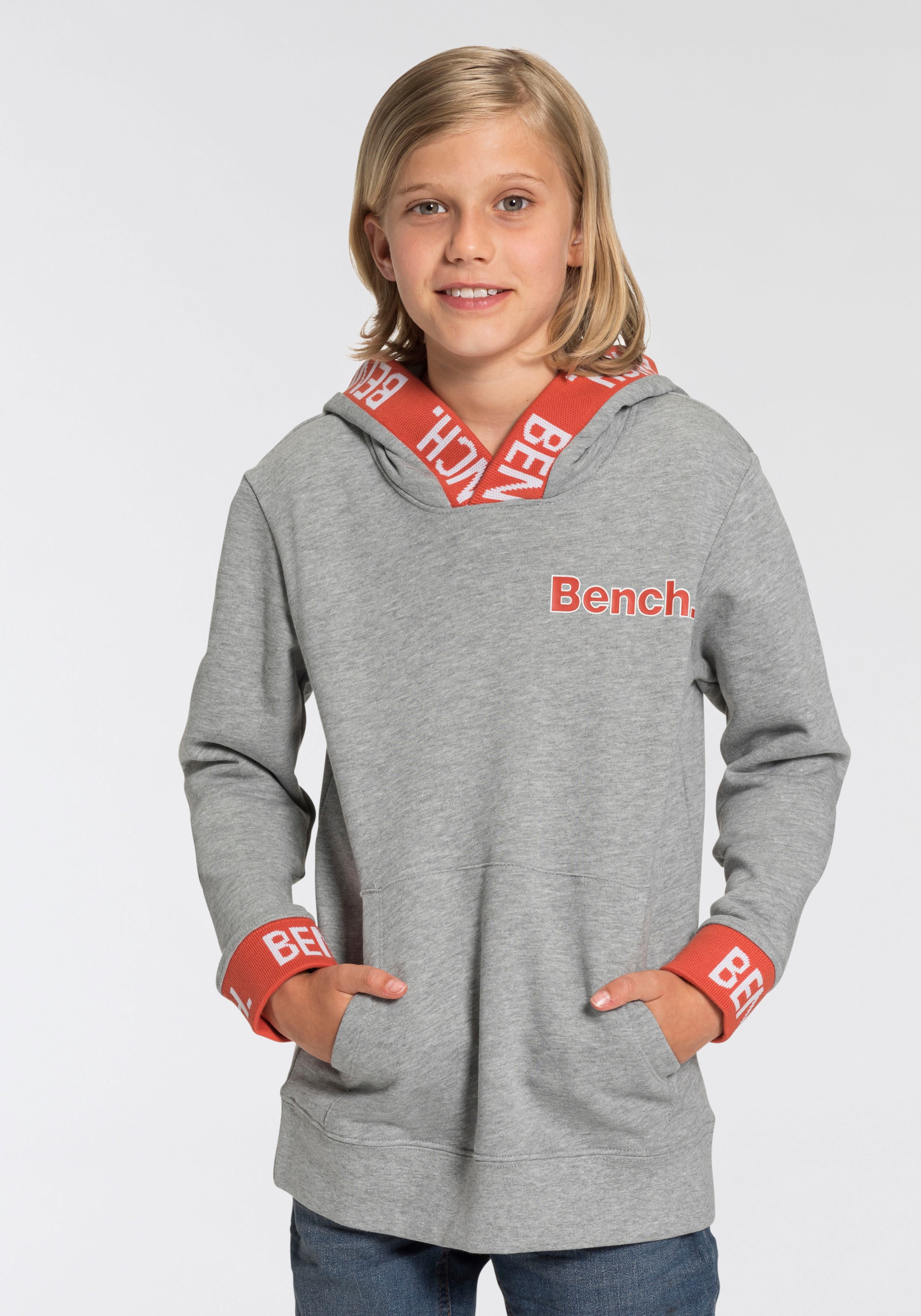 Image of Bench. Sweatshirt, mit Logo-Druck auf den Bündchen bei Ackermann Versand Schweiz