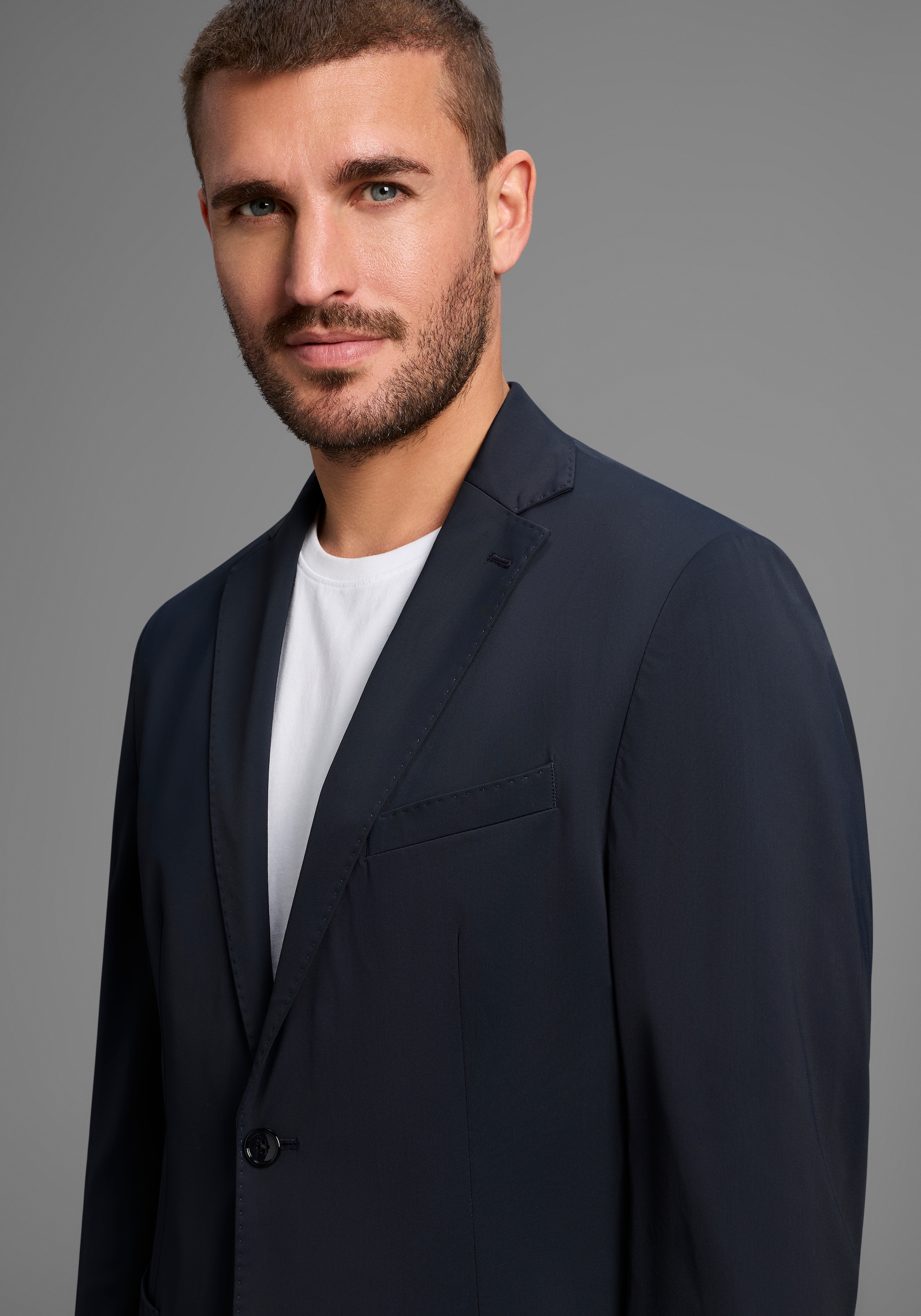 Bruno Banani Anzug »Packable Suit, Anzug« Sakko & Hose;nicht bleichen;nicht trocknergeeignet;nicht bügeln;Chemische Reinigung, schonender Prozess, 2 tlg. slim fit perfekt für Reisen! immer Top gestylt ohne Knitterfalten
