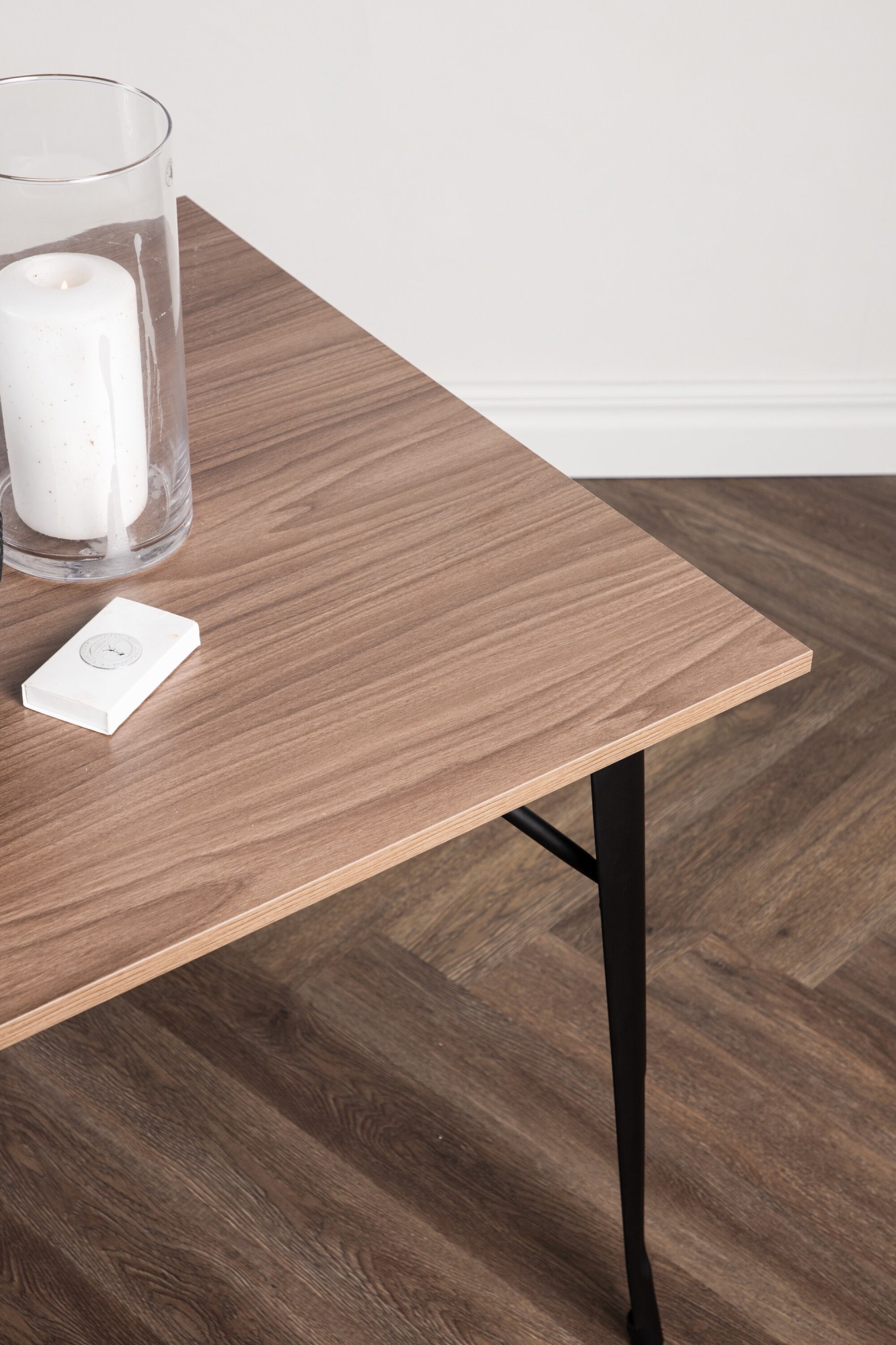 Venture Home Esstisch »Tempe, rechteckiger Esstisch in eleganter Walnussoptik, 140 × 80 cm« Esszimmertisch, MDF, Stahlbeine, rechteckig, kompakt, kultiviert