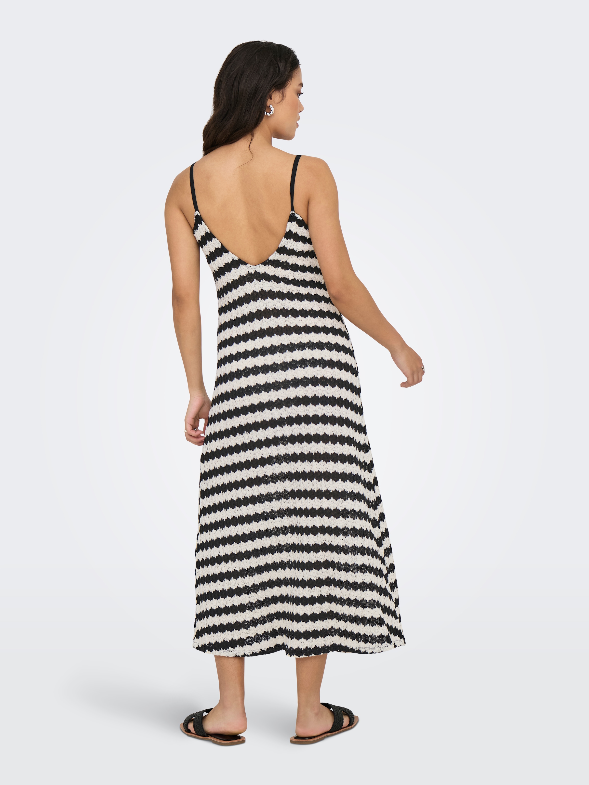ONLY Robe à bretelles »ONLEVARA S/L STRIPE DRESS JRS NOOS« mélange de matériaux, coupe régulière