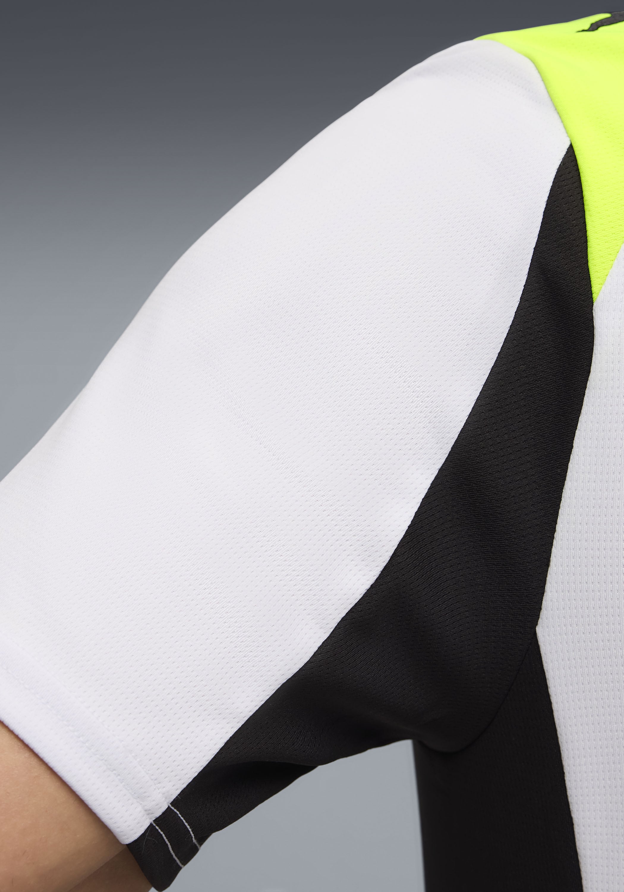 PUMA Fussballtrikot »BVB AWAY JERSEY REPLICA« Regular Fit, für Sportmode und Fussball, Kurzarmdesign