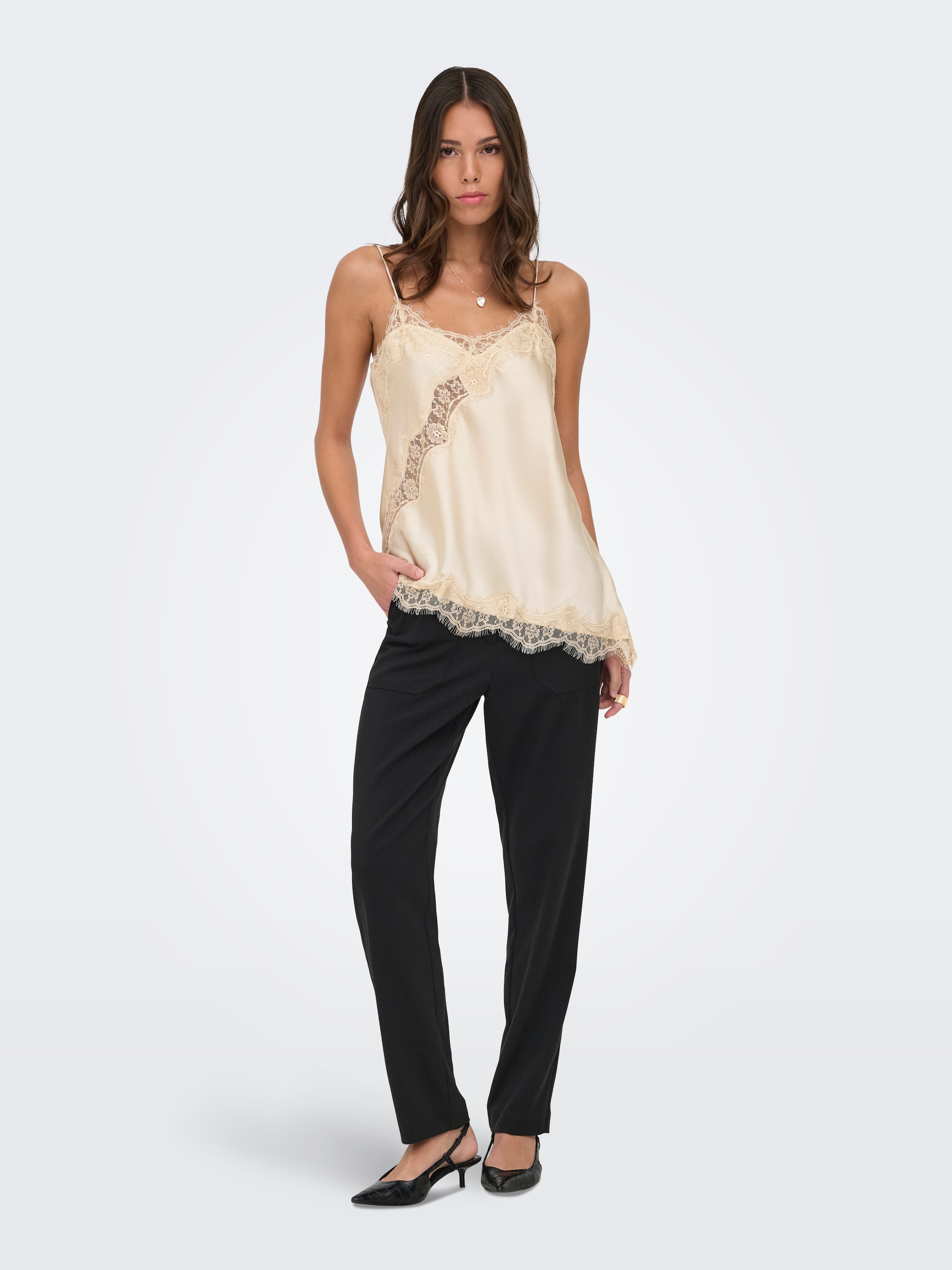 JDY Top à bretelles »JDYFIFI S/L ASYM LACE SINGLET WVN NOOS« Polyester, coupe régulière