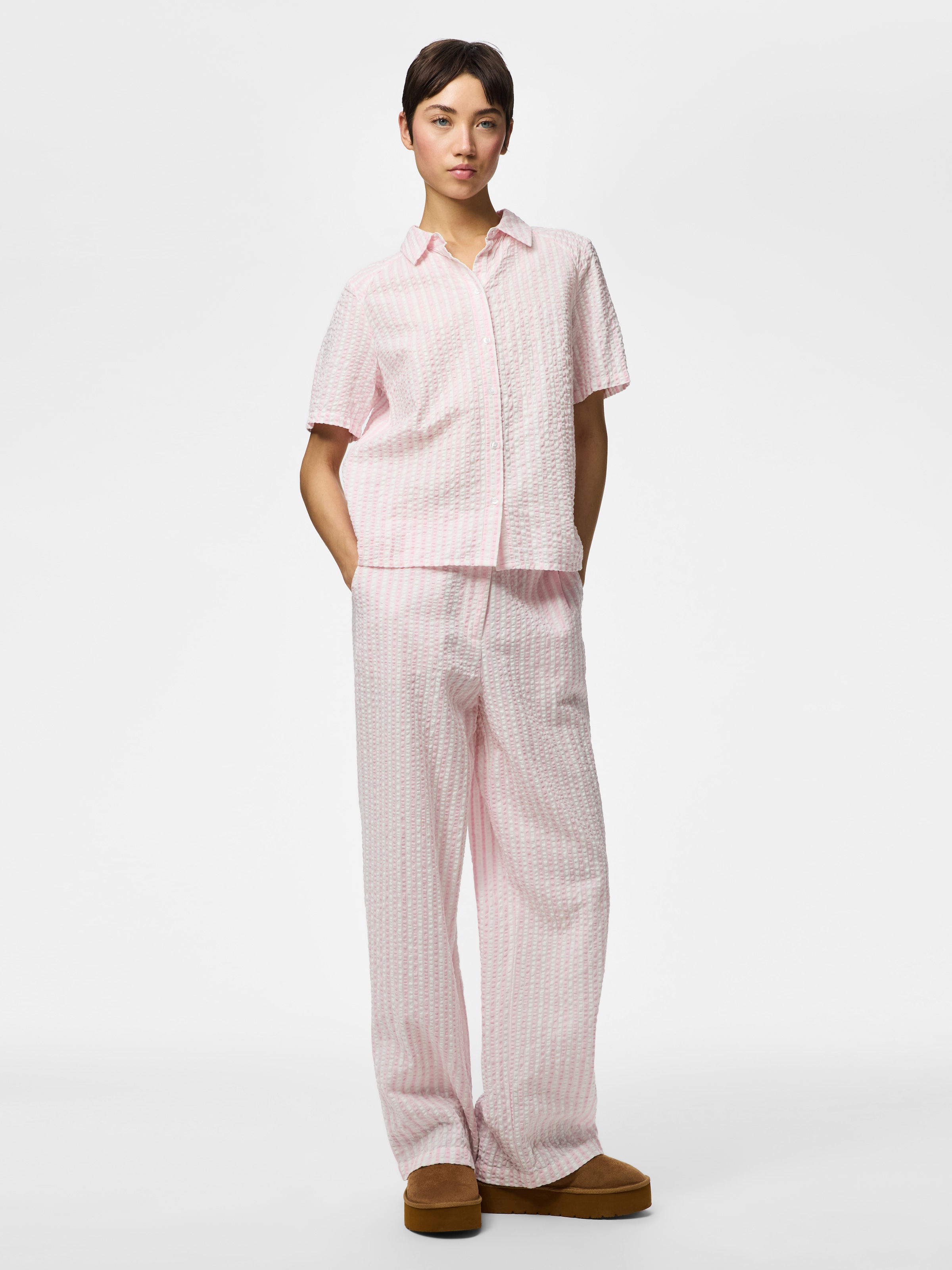 pieces Pantalon en tissu »PCSTINNA HW PANTS WVN NOOS BC«  avec jambes larges