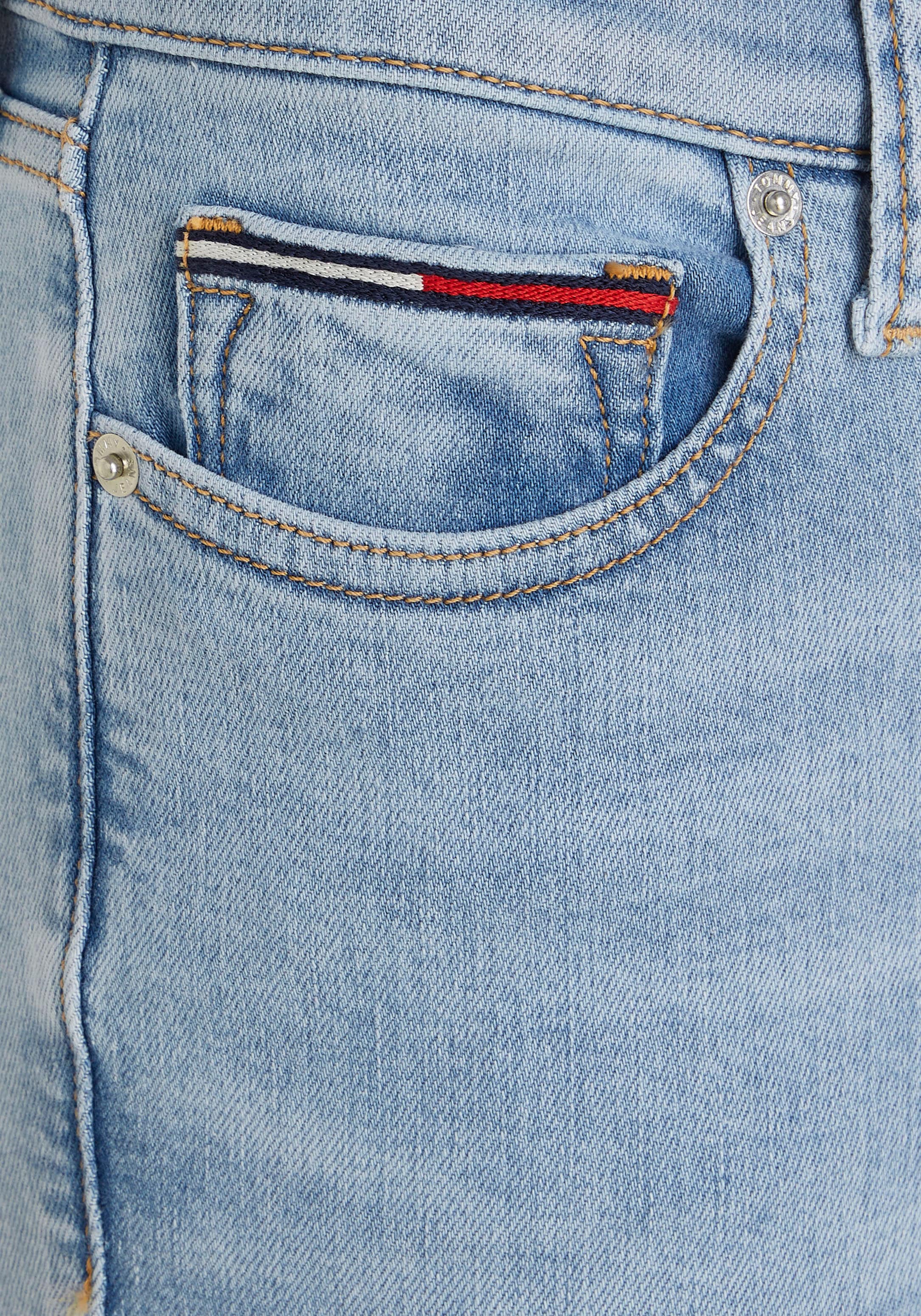 ♕ Tommy Jeans Skinny-fit-Jeans mit Passe Label-Badge versandkostenfrei hinten auf & »Nora«, Tommy Jeans