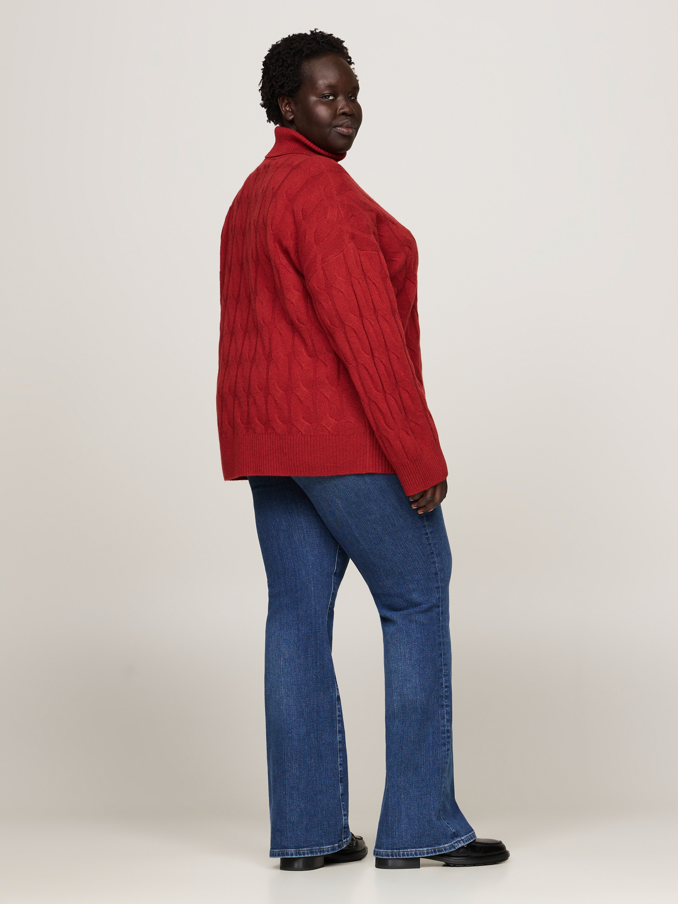 Tommy Hilfiger Curve Rollkragenpullover »CRV SOFT WOOL C Sweater«, in Grossen Grössen, mit Logostickerei am Ärmel, aus 100% Wolle