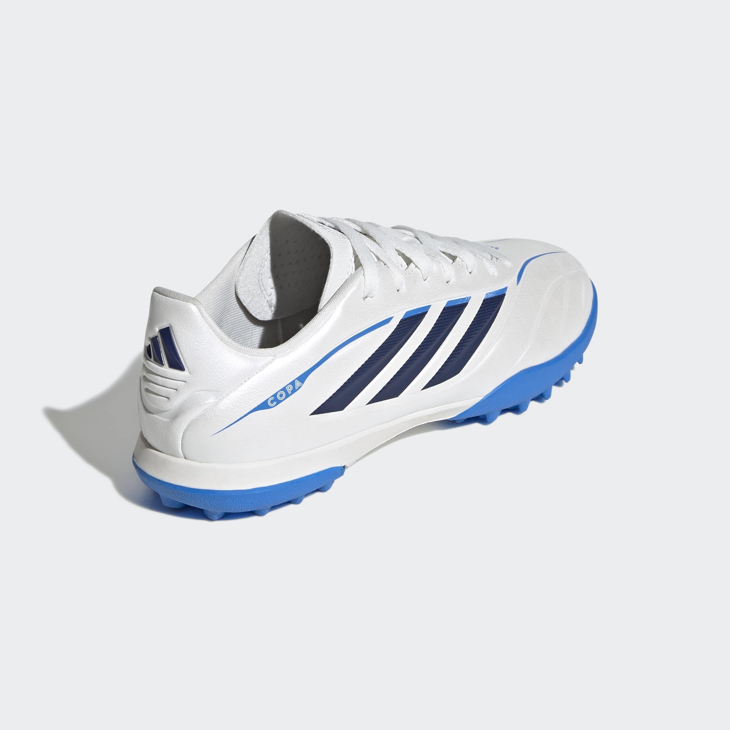 adidas Performance Chaussure de football »COPA PURE IV CLUB KIDS , HYBRIDRASEN«  pour enfants et adolescents