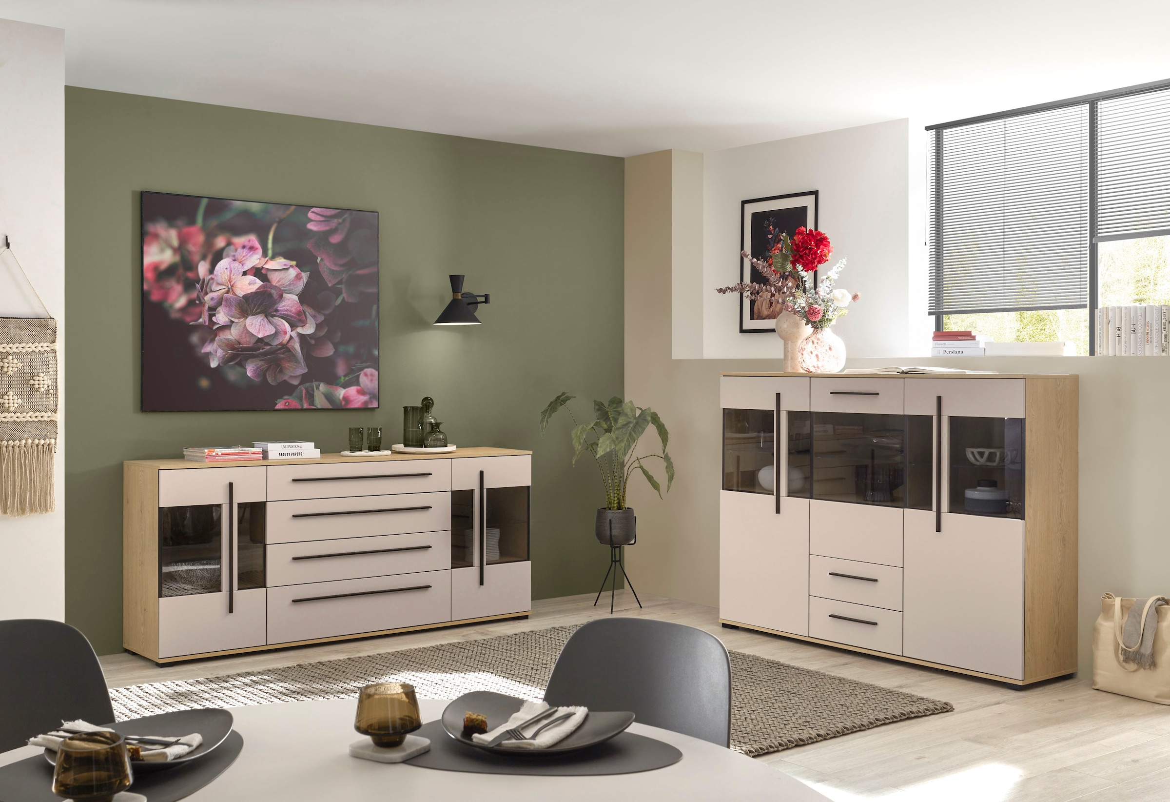 Home affaire Buffet haut »Cantara, moderner Schrank, Vitrine in Eiche Dekor, Weiss oder Kaschmir« poignées noires en barre, espace de rangement suffisant, polyvalent