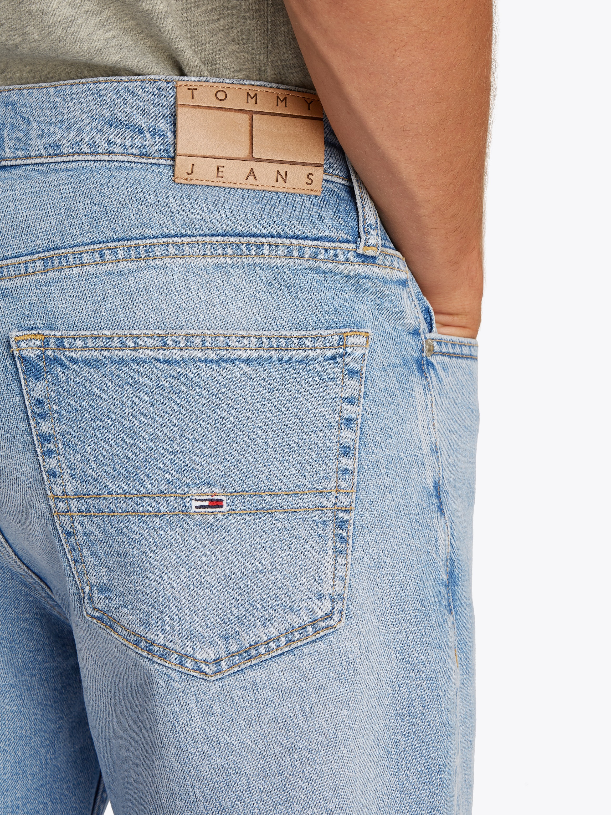 Tommy Jeans Slim-fit-Jeans »Ryan Regular Slim Straight«, Slim‑Straight‑Jeans aus hochwertigem Denim regulärer Leibhöhe