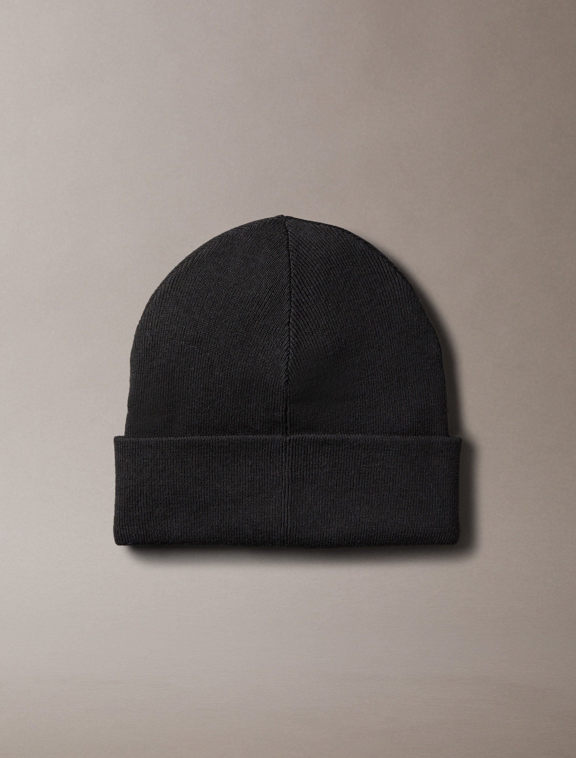 Calvin Klein Strickmütze »CK FINE RIB BEANIE« mit Markenlogo