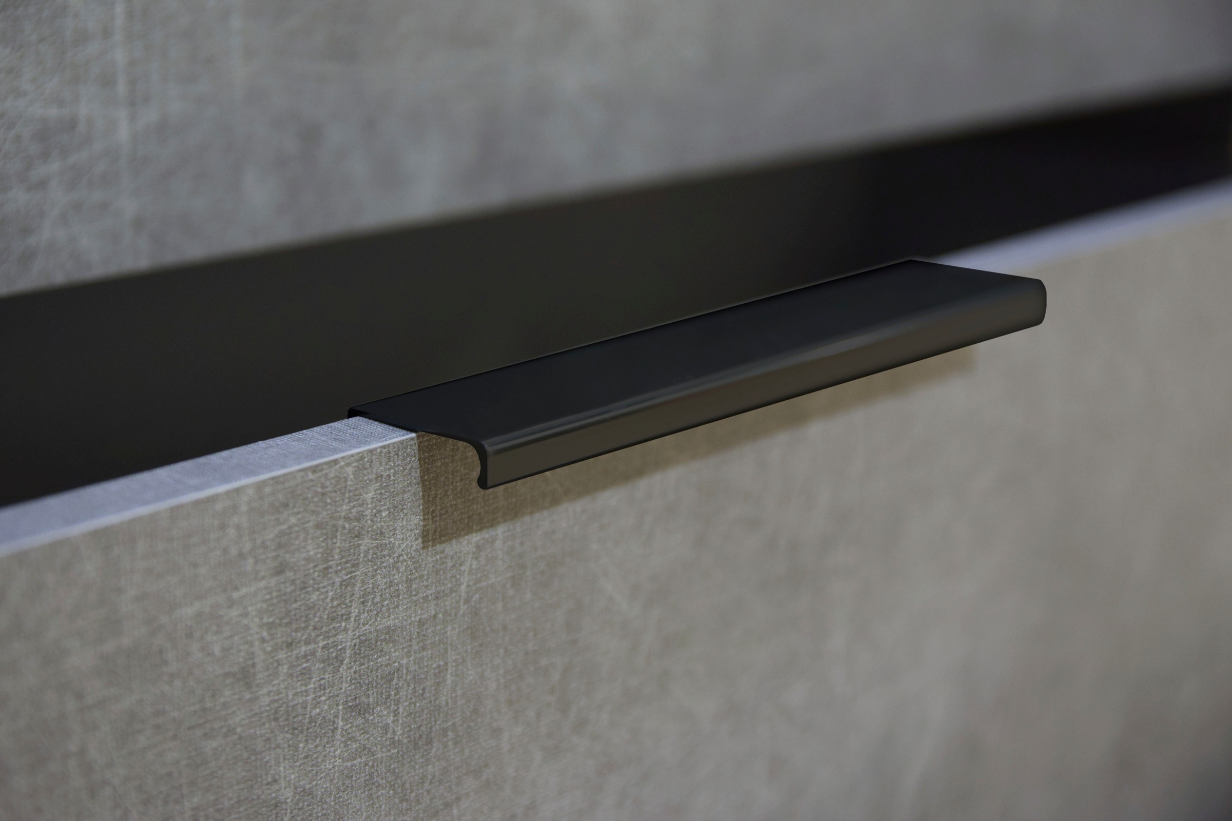 Wimex Kommode »Level36 black C by fresh to go«, mit Glaselementen auf der Front, soft-close Funktion, 41cm breit