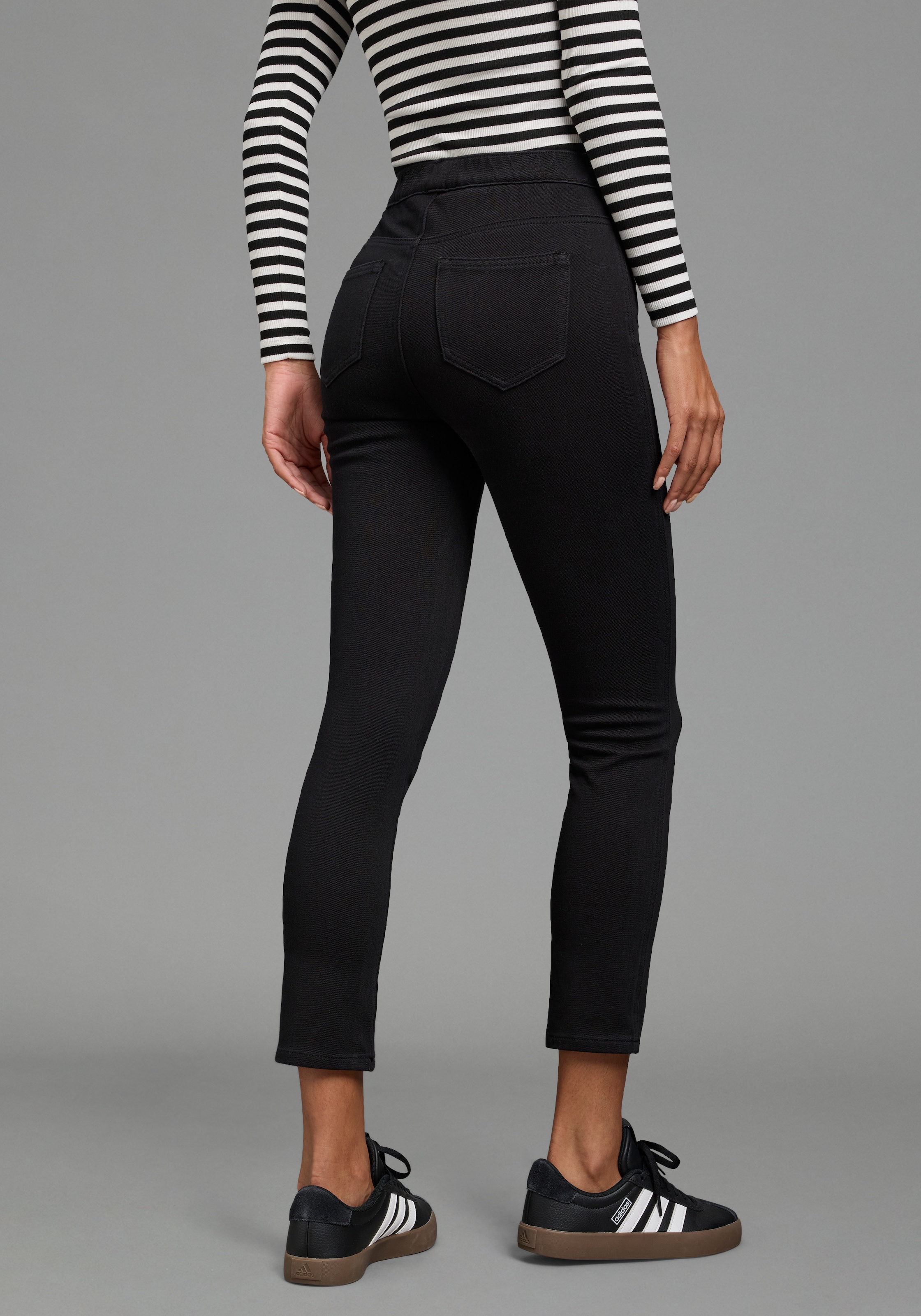Arizona Jeggings en jeans »im 4 Way Stretch, Quer- und Längselastisch, 7/8« coupe skinny extra étroite, hauteur normale de taille, longueur 7/8