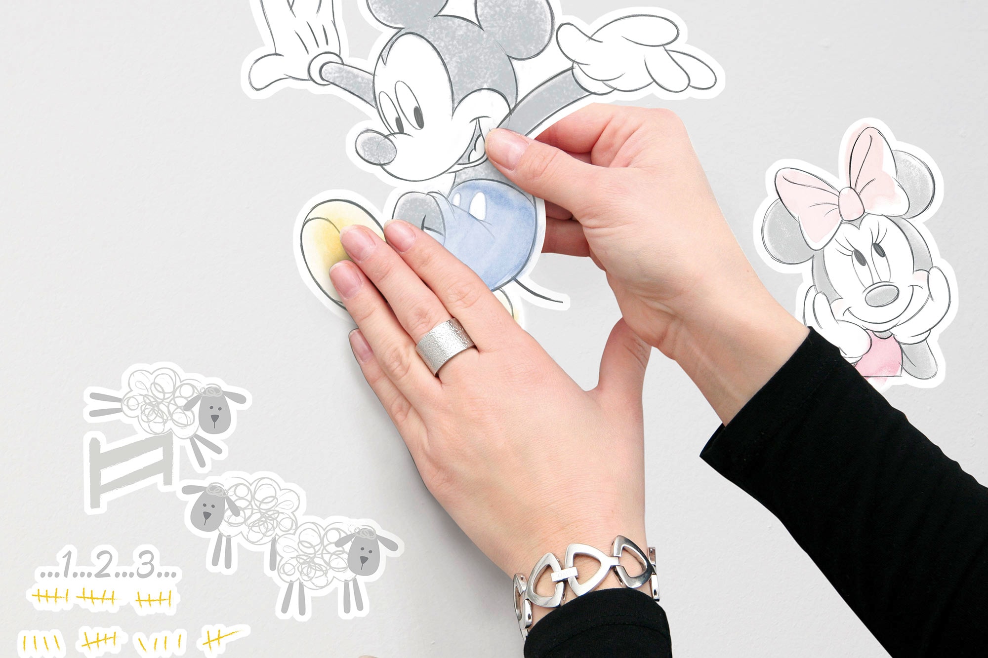 Komar Wandtattoo »Mickey Counting Sheeps - Grösse 50 x 70 cm«, (15 St.), selbstklebend, Wandsticker, Kinderzimmer