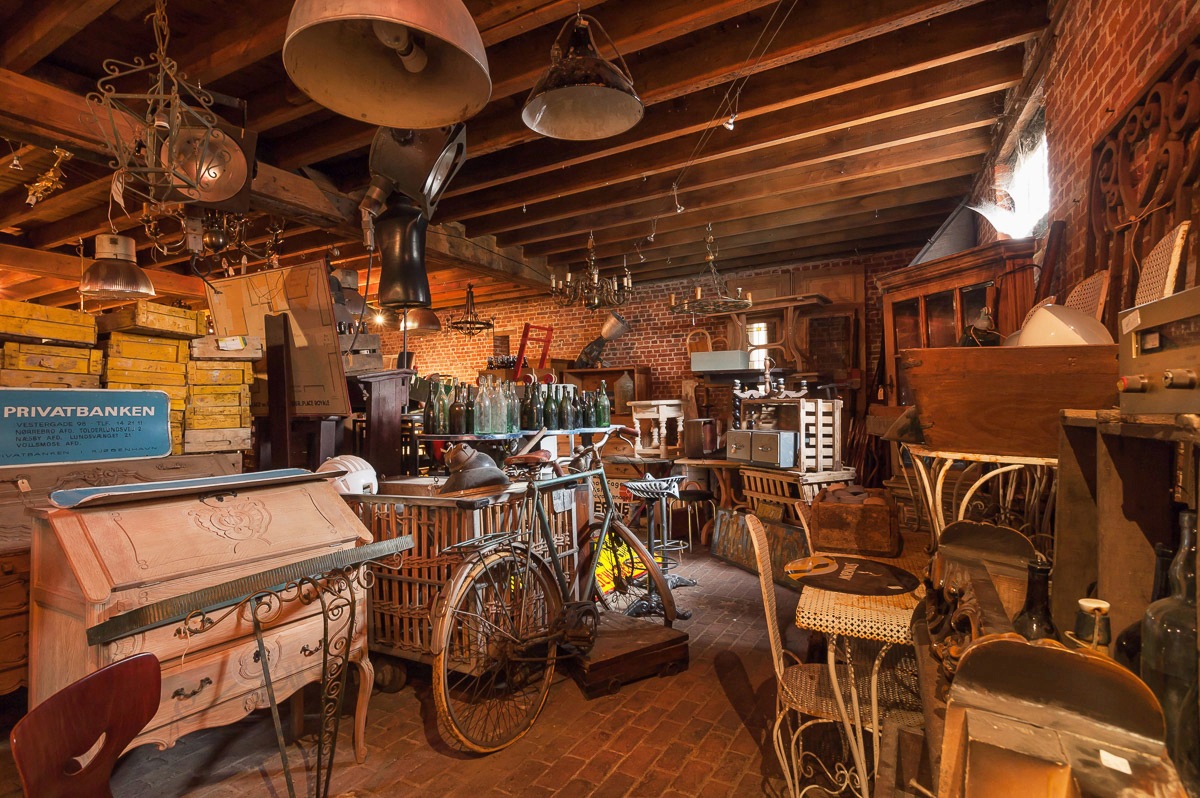 Image of Papermoon Fototapete »Alter Keller«, Vliestapete, hochwertiger Digitaldruck, inklusive Kleister bei Ackermann Versand Schweiz