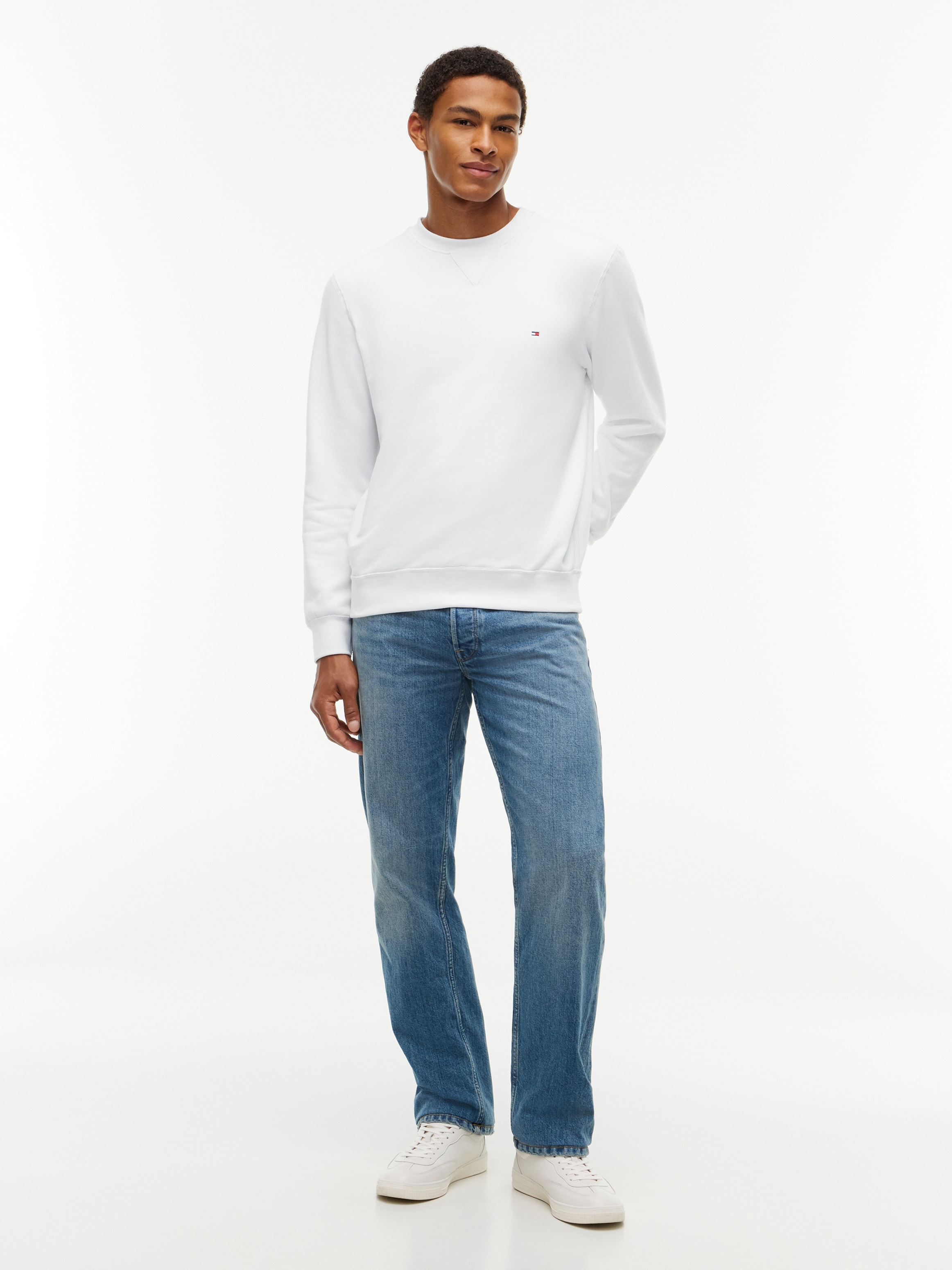 Tommy Hilfiger Sweat-shirt »ESSENTIAL FLEECE CREWNECK«, avec broderie logo Tommy Hilfiger, coupe régulière
