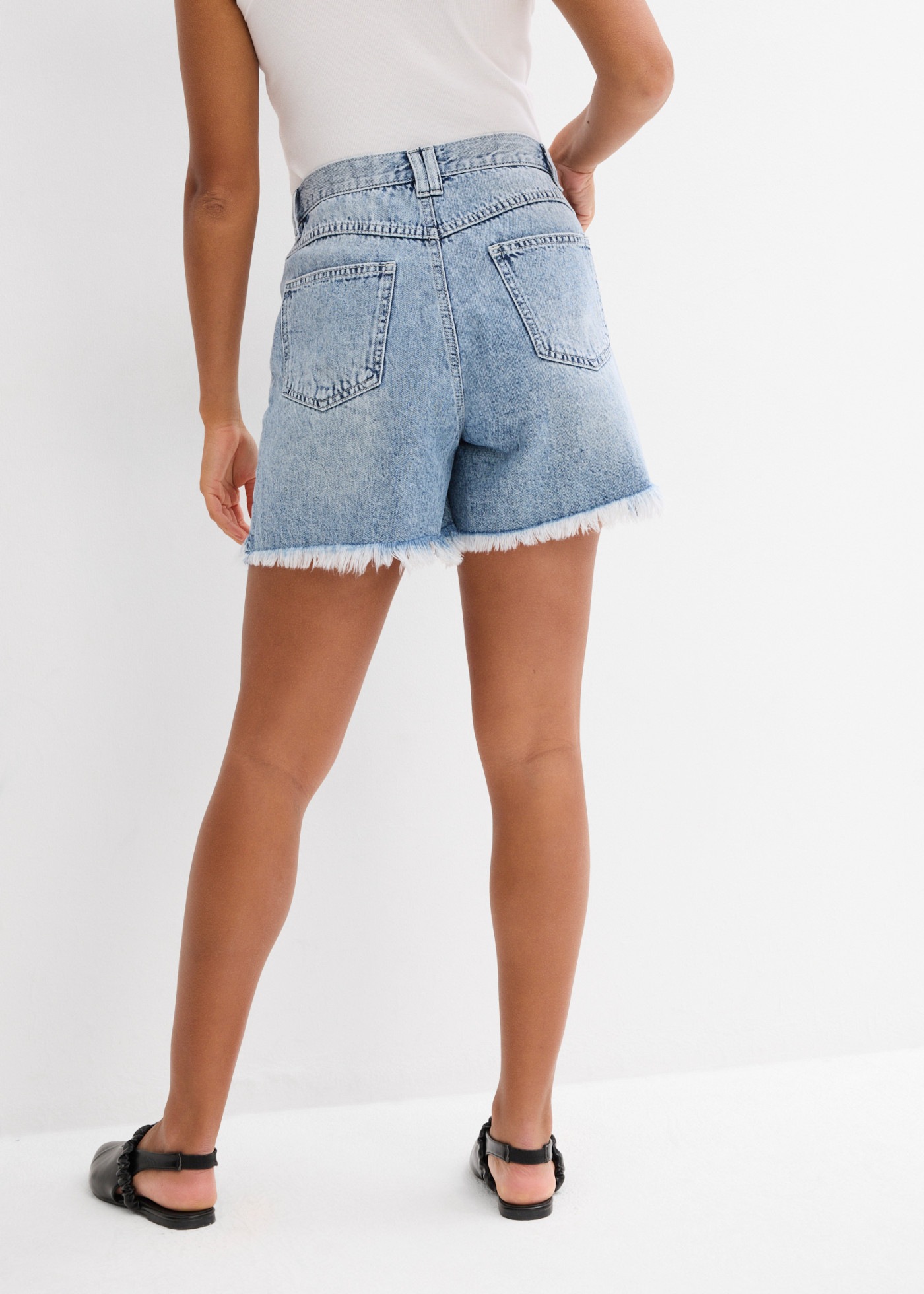 bonprix Shorts  aus Baumwolle, Loose Fit, hoher Bund, offener Saum, Casual Stil