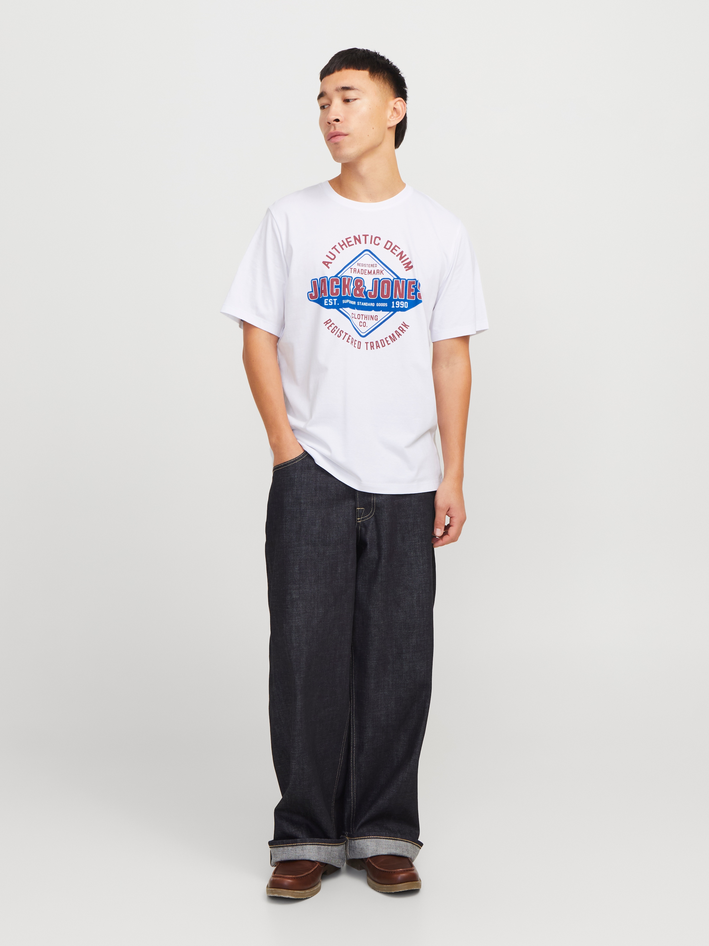 Jack & Jones Rundhalsshirt »JJELOGO TEE SS O-NECK 2 COL SS25 SN«, mit Logo Print
