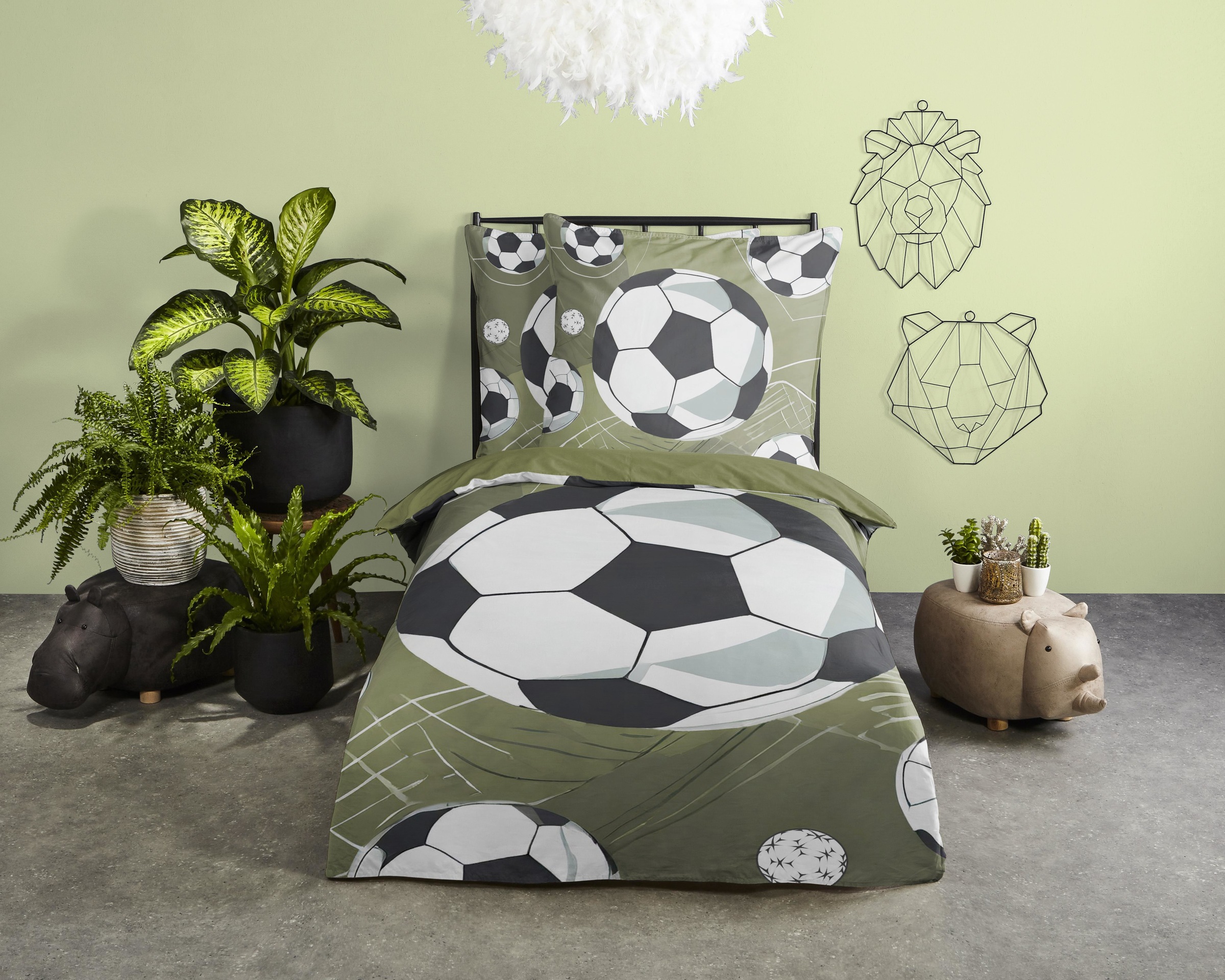 PURE luxury collection Kinderbettwäsche »Daan«, Mikrofaser, 135x200, 2 Teilig, Wendeoptik, Kind, Junge, Fussball