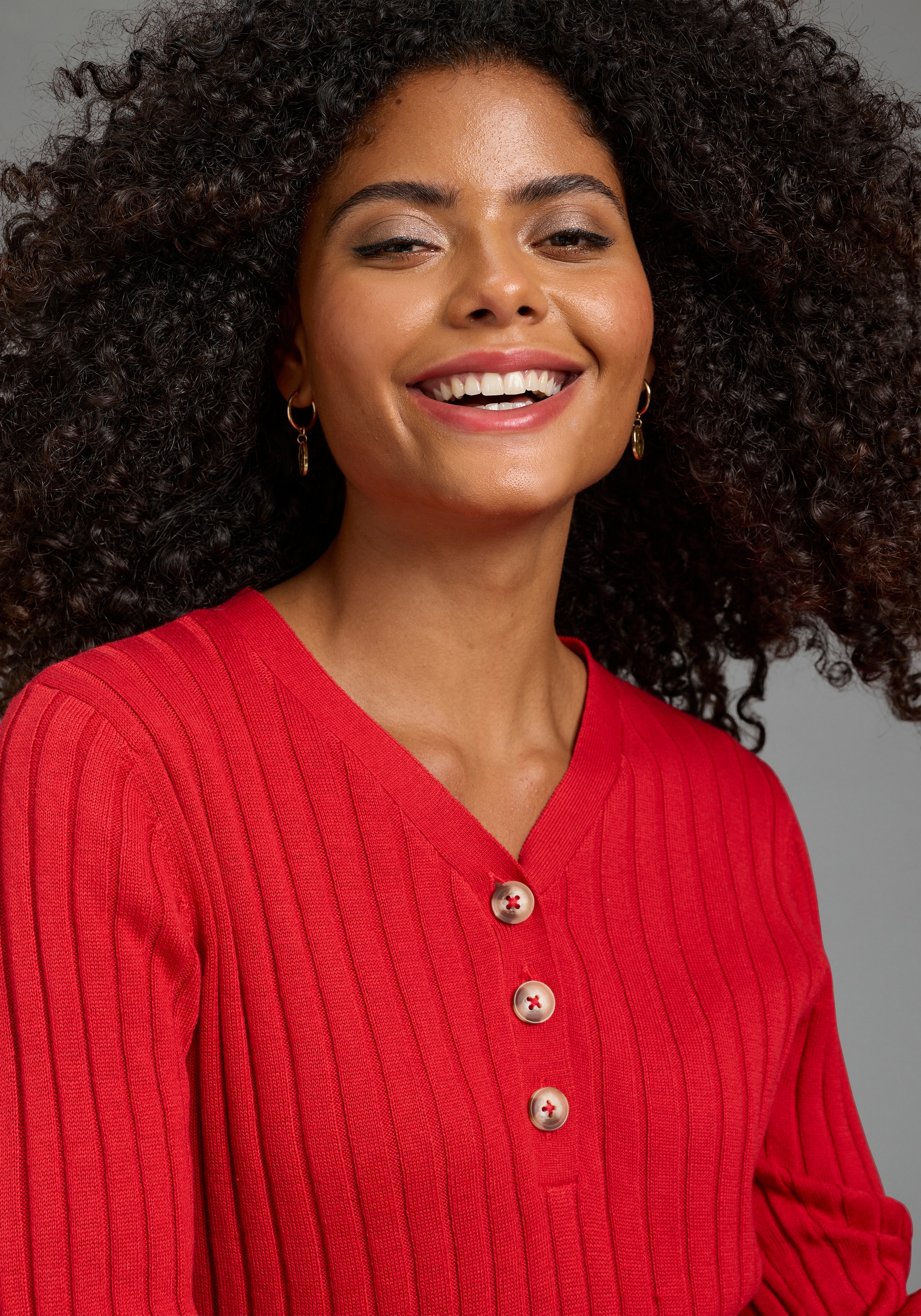 Neun Monate Pull de grossesse »Feinstrick-Umstandspullover mit Knöpfen - Stillpullover« Manches longues, en fine maille, avec un décolleté en V profond