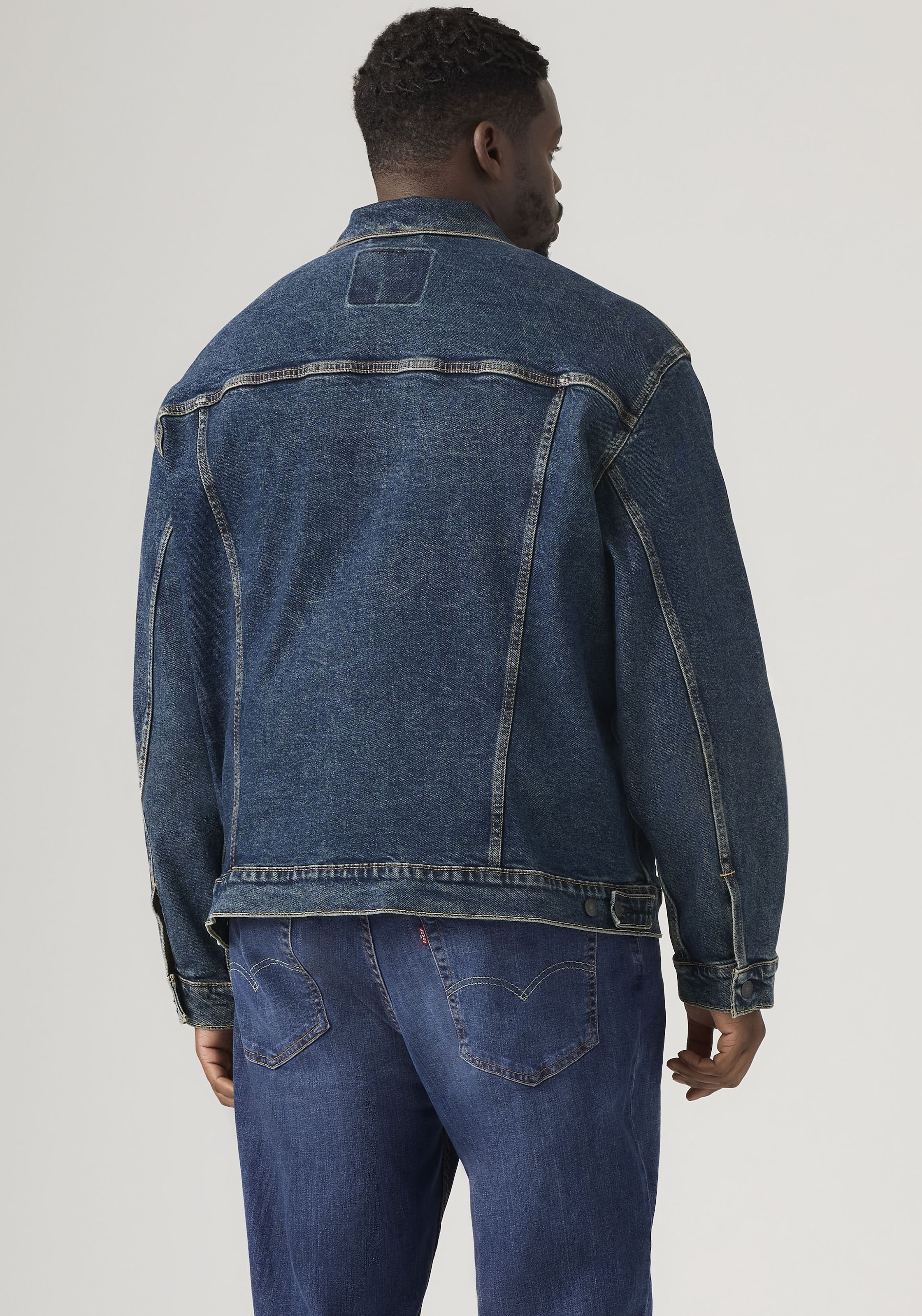 Levi's® Plus Veste en jean »BIG TRUCKER« sans capuche avec patte de boutonnage et poches poitrine