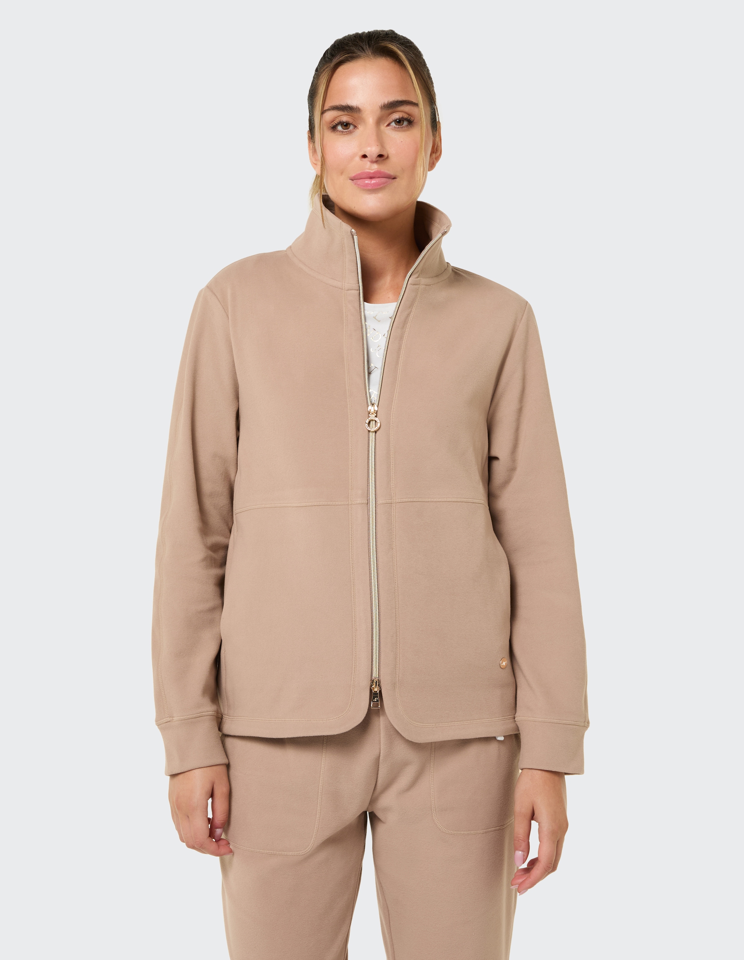 Image of Joy Sportswear Sweatjacke "D SWEATJACKE FRANZI" aus Polyester und Elasthan, in den Grössen 36 bis 48