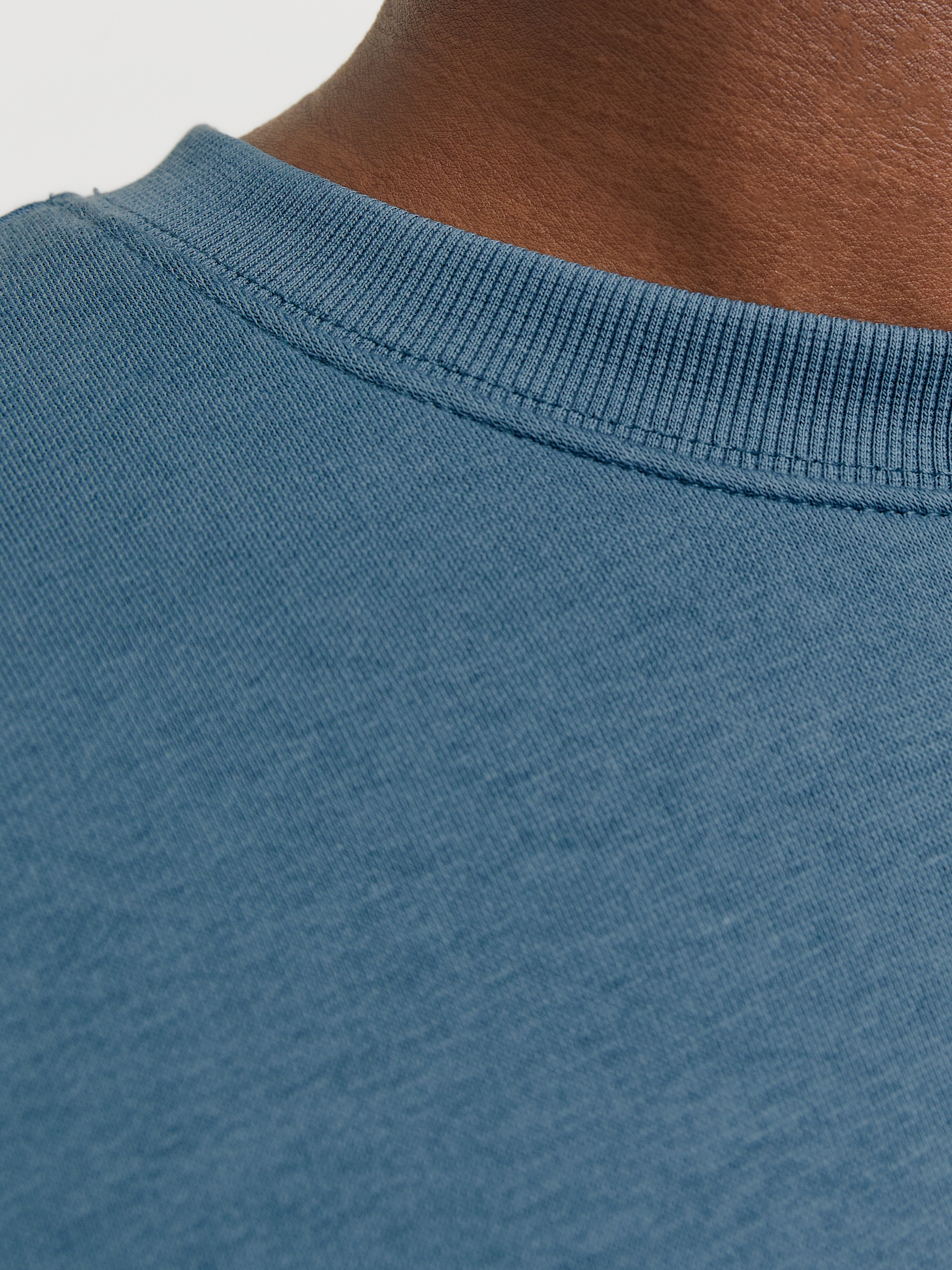 Jack & Jones Sweatshirt »JJESTAR BASIC SWEAT CREW NECK NOOS«, mit Rundhalsausschnitt