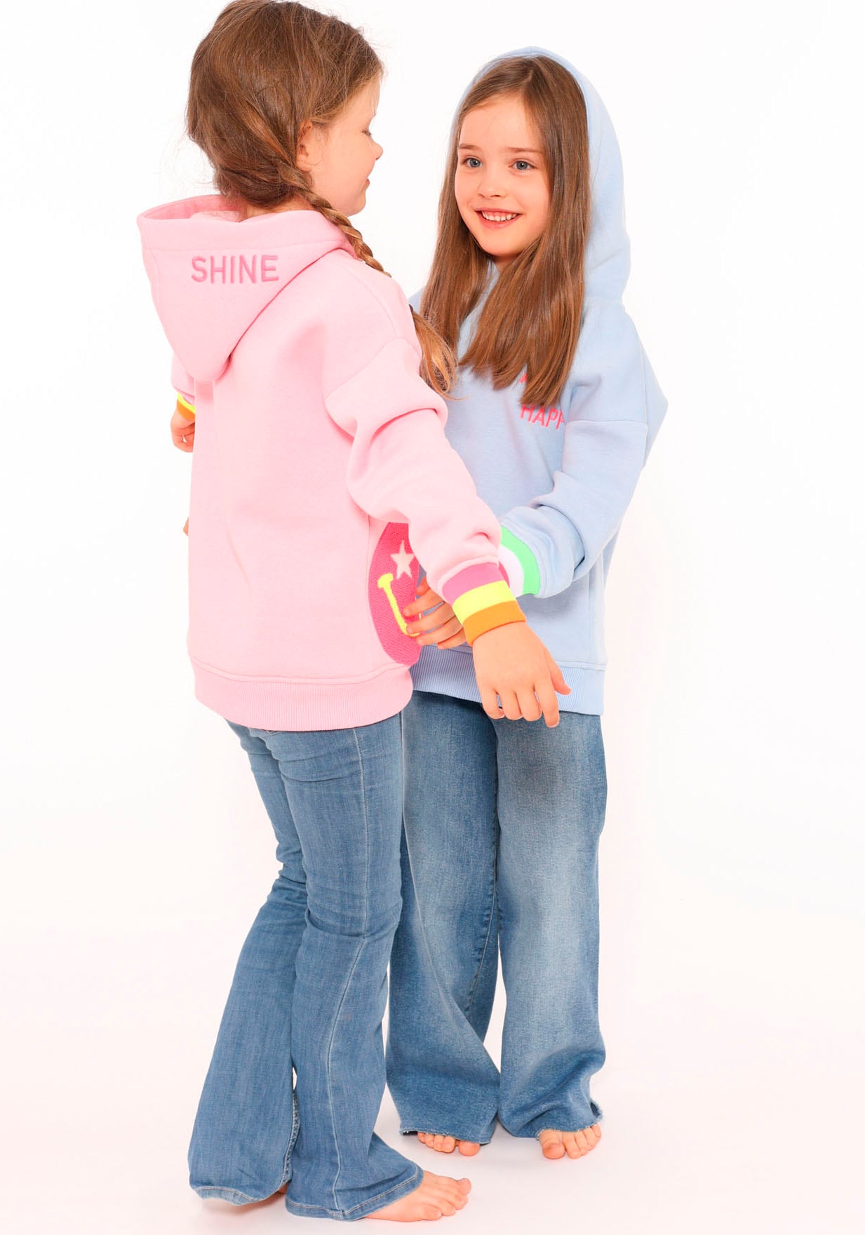 Zwillingsherz Hoodie »"Always Happy" Kids«, mit grossem Smiley und neonfarbenen Details
