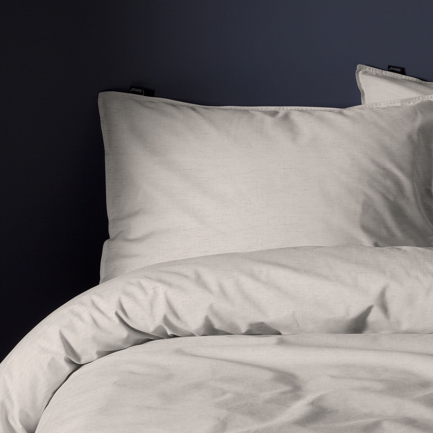 damai »Mik« Leinen-Optik