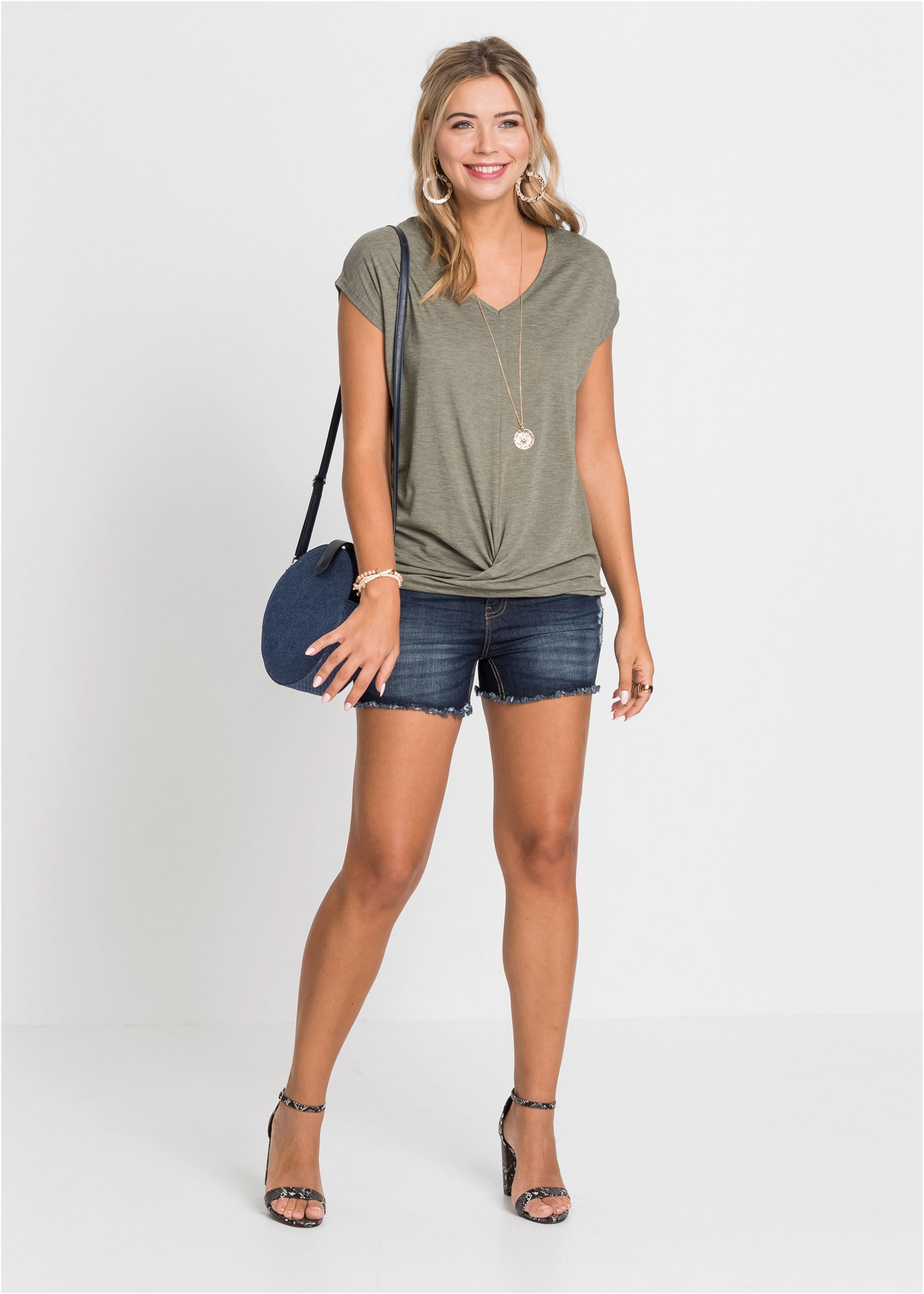 bonprix T-shirt »Shirt aus Viskose-Mix« bequeme Passform, mit Fledermausärmeln, mit V-Ausschnitt