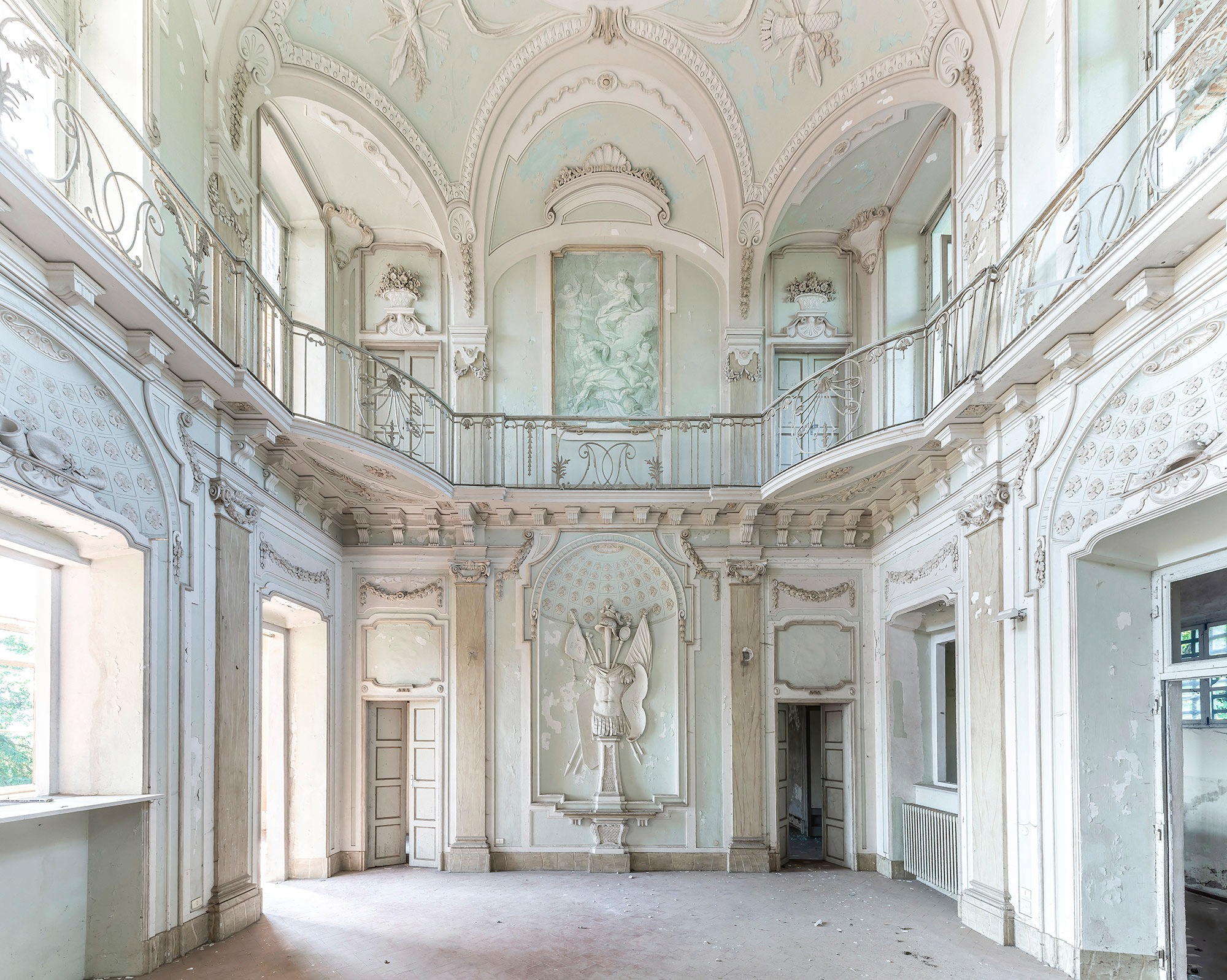 Image of Komar Vliestapete »White Room III«, bedruckt-Barock-Destroyed-Effekte, lichtbeständig und wasserfest bei Ackermann Versand Schweiz