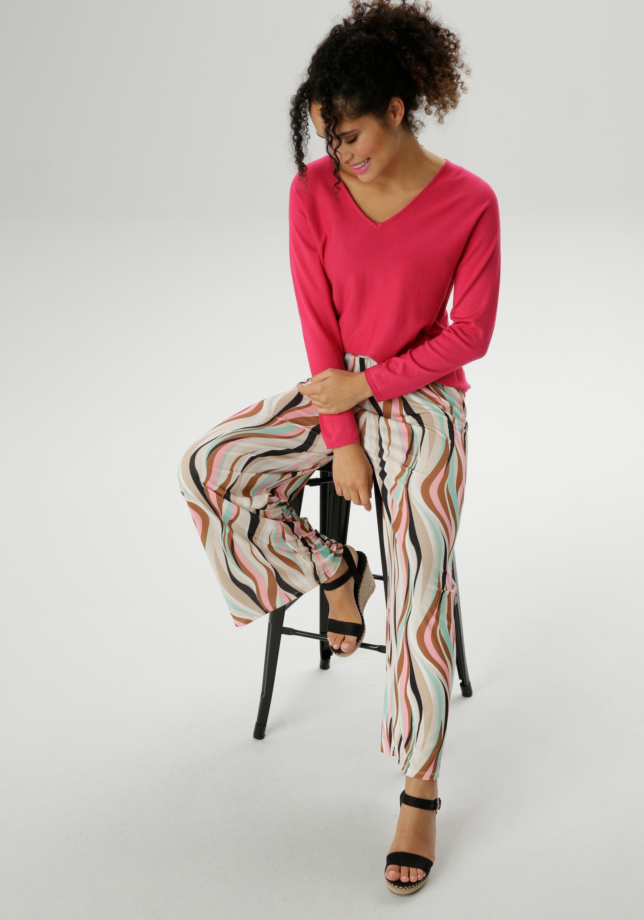 Aniston SELECTED V-Ausschnitt-Pullover, im Oversize-Look