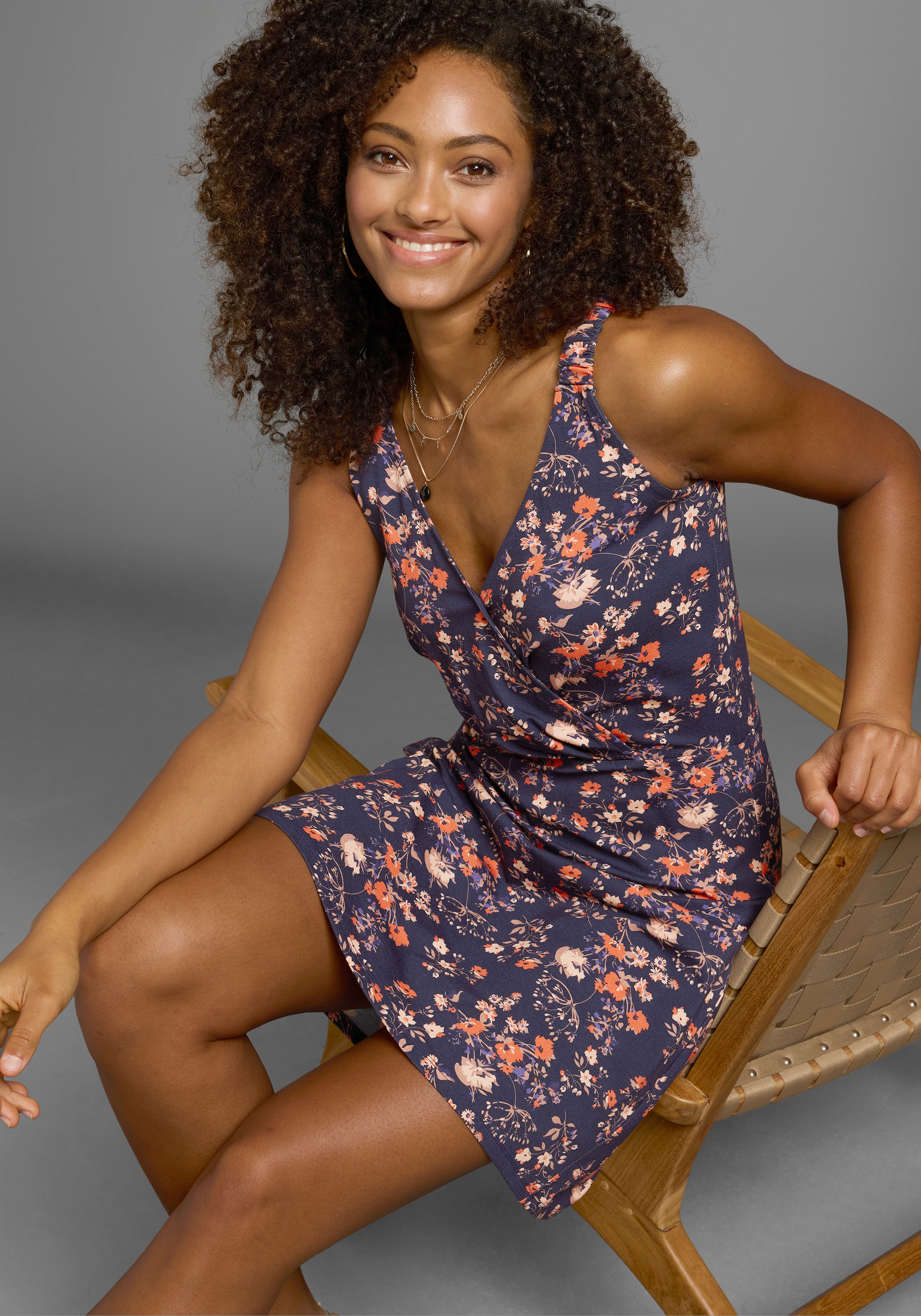 Laura Scott Sommerkleid, mit gerafften Trägern & V-Ausschnitt in Wickeloptik - NEUE KOLLEKTION